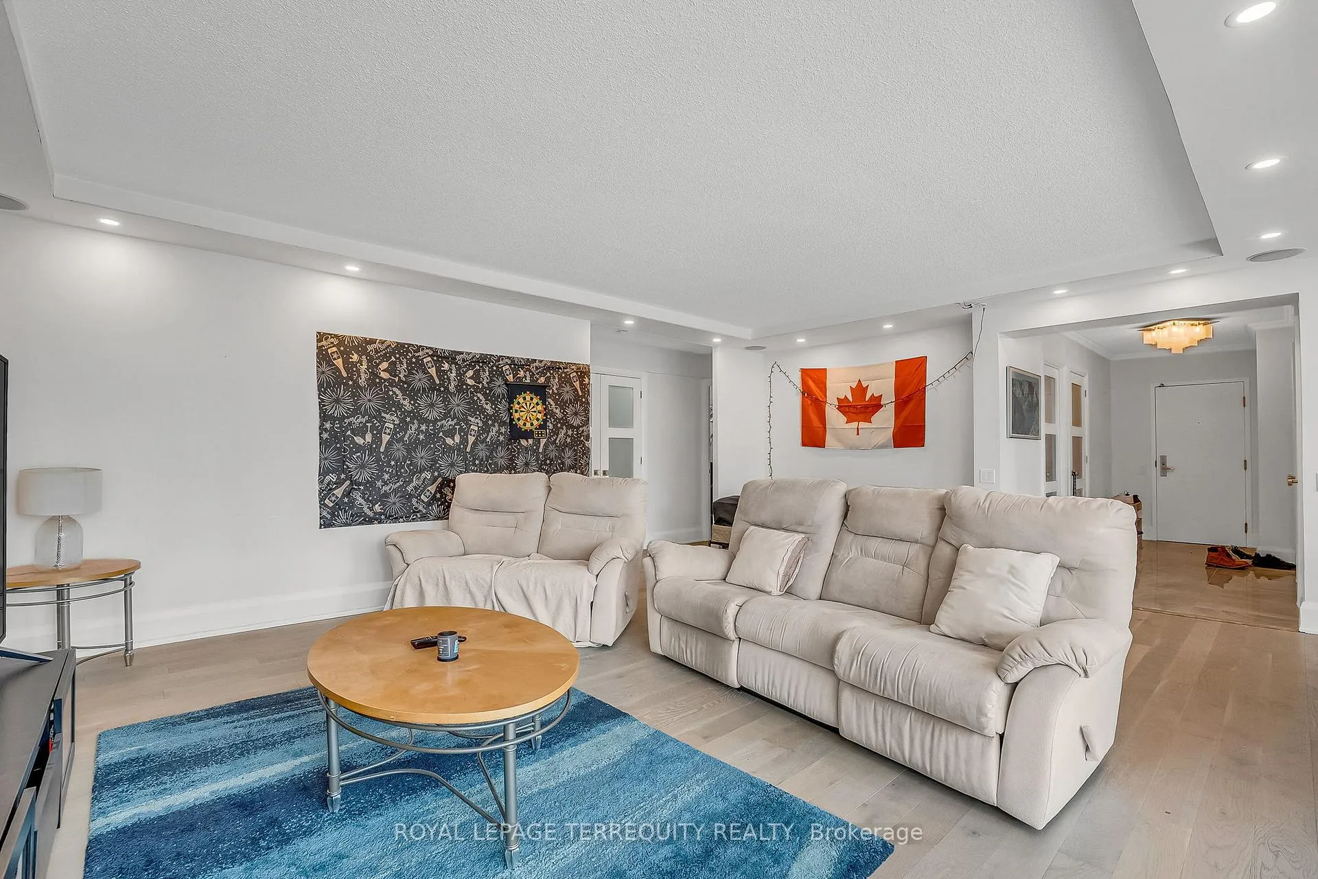 Photo 4 of Unit 2103, 71 Simcoe Street, Toronto, Waterfront Communities — HOMEH
