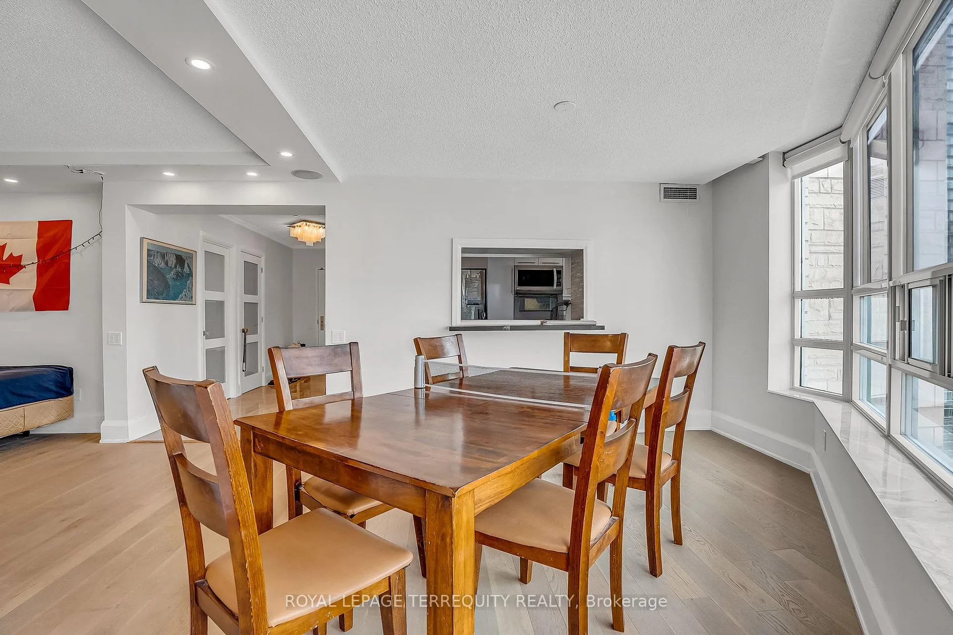 Photo 9 of Unit 2103, 71 Simcoe Street, Toronto, Waterfront Communities — HOMEH