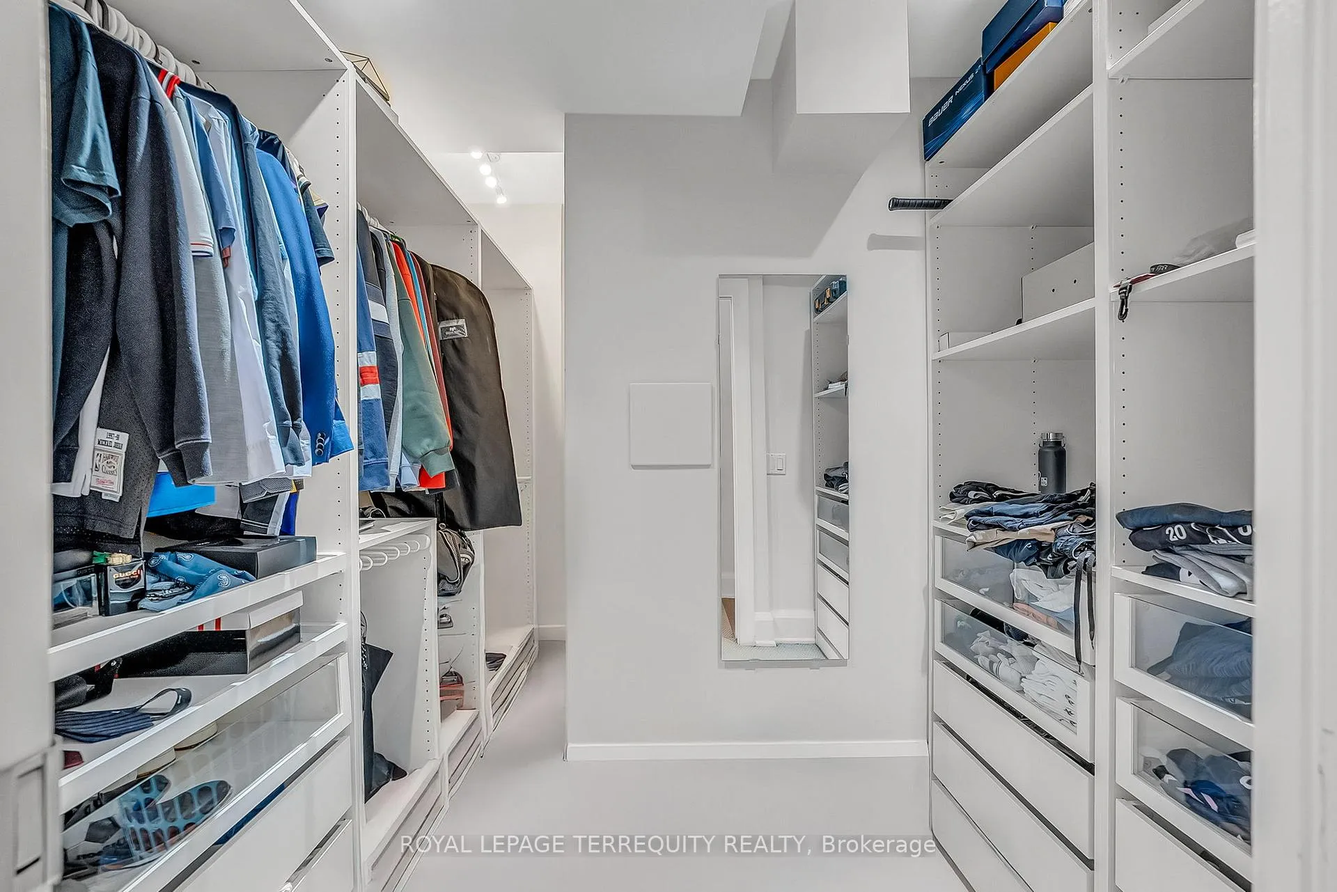 Photo 16 of Unit 2103, 71 Simcoe Street, Toronto, Waterfront Communities — HOMEH