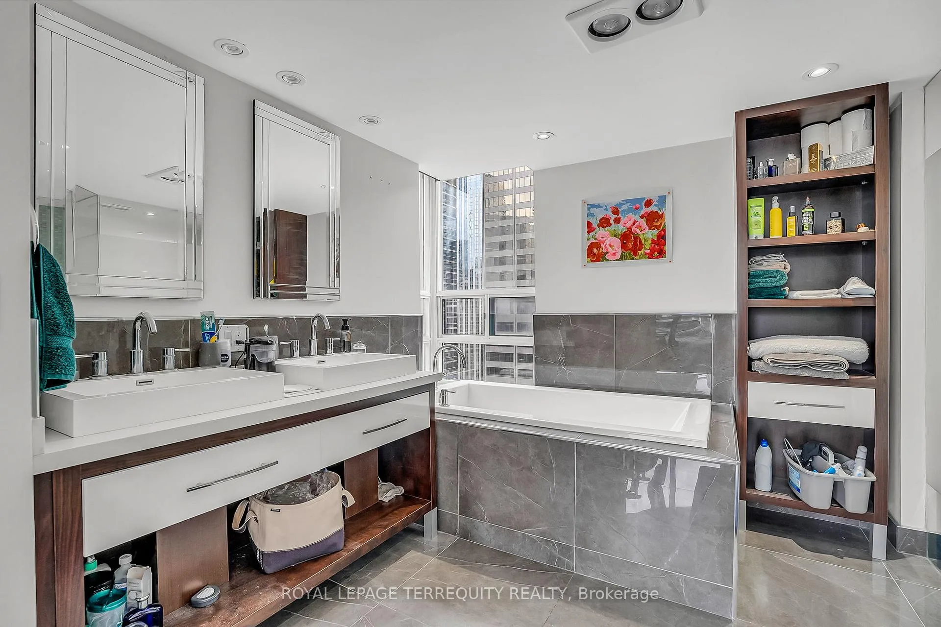 Photo 17 of Unit 2103, 71 Simcoe Street, Toronto, Waterfront Communities — HOMEH