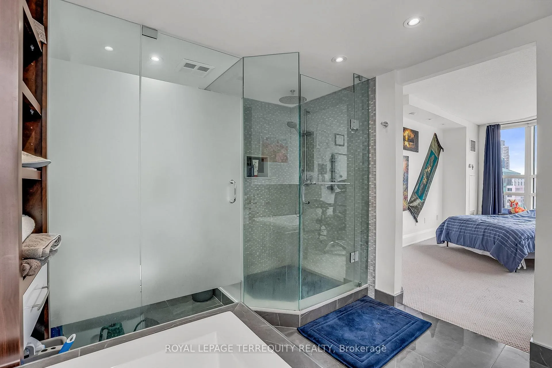 Photo 18 of Unit 2103, 71 Simcoe Street, Toronto, Waterfront Communities — HOMEH
