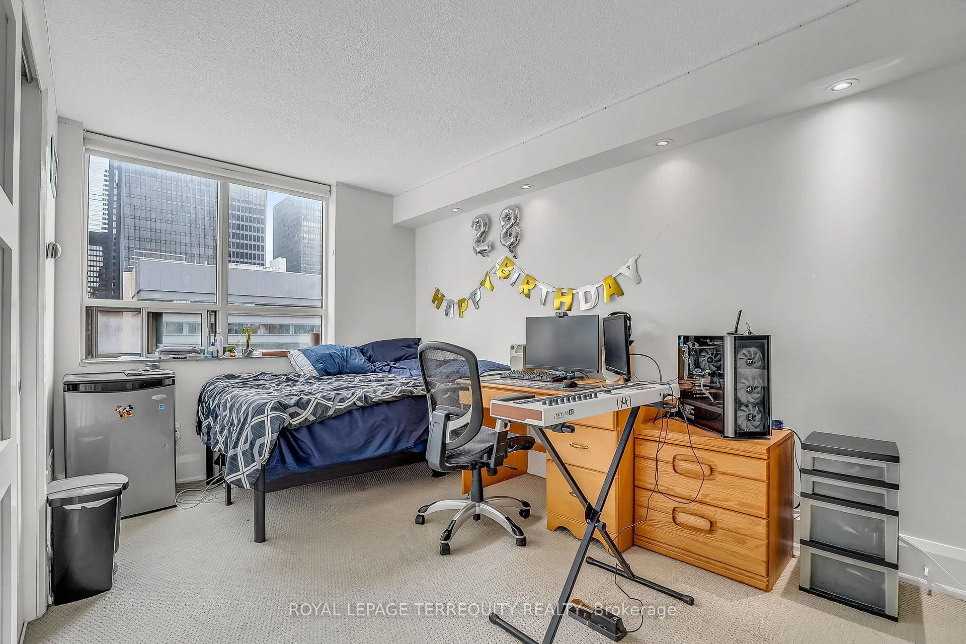 Photo 19 of Unit 2103, 71 Simcoe Street, Toronto, Waterfront Communities — HOMEH