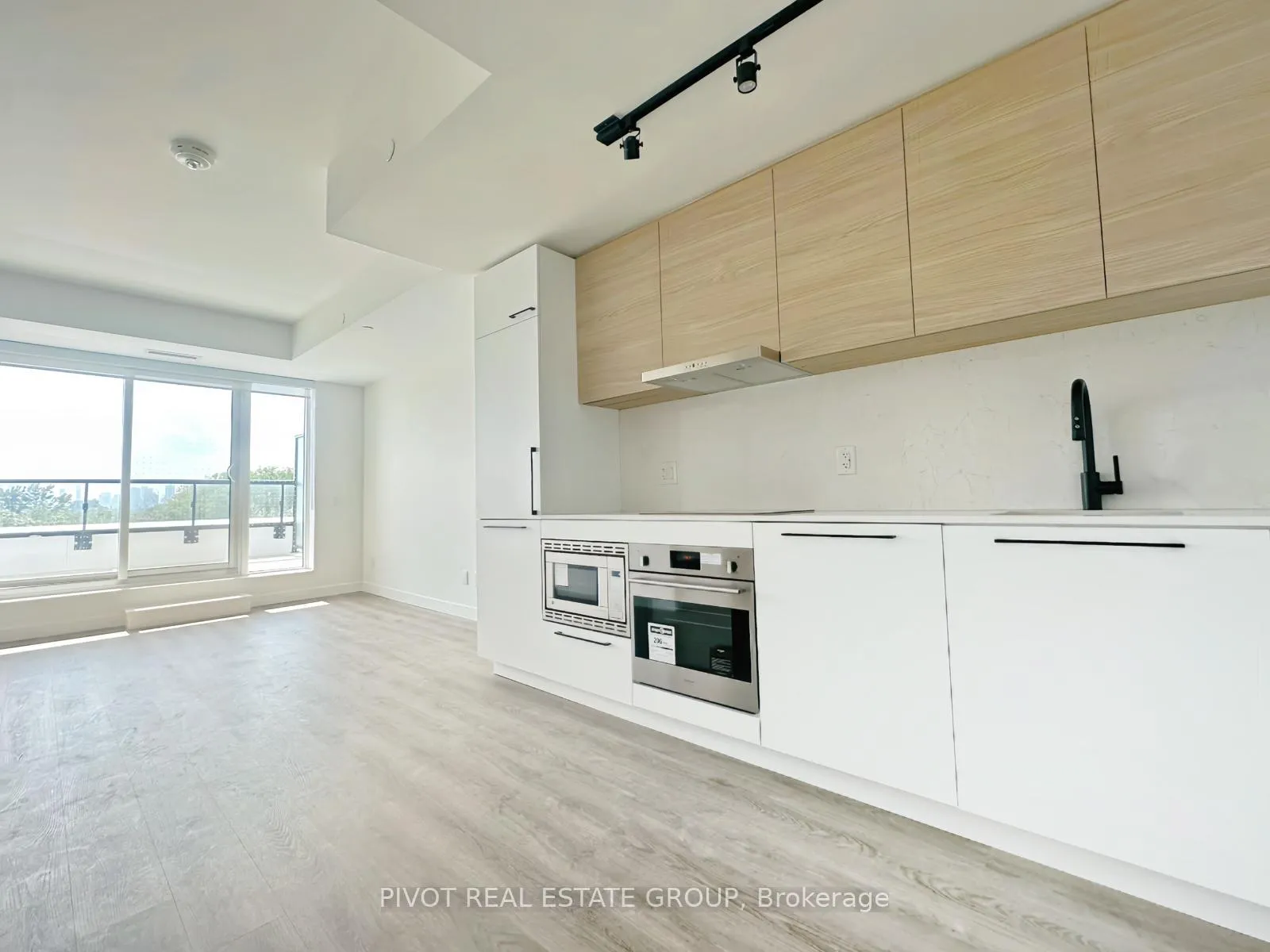 Photo 2 of Unit 516, 1050 Eastern Avenue, Toronto, The Beaches — HOMEH