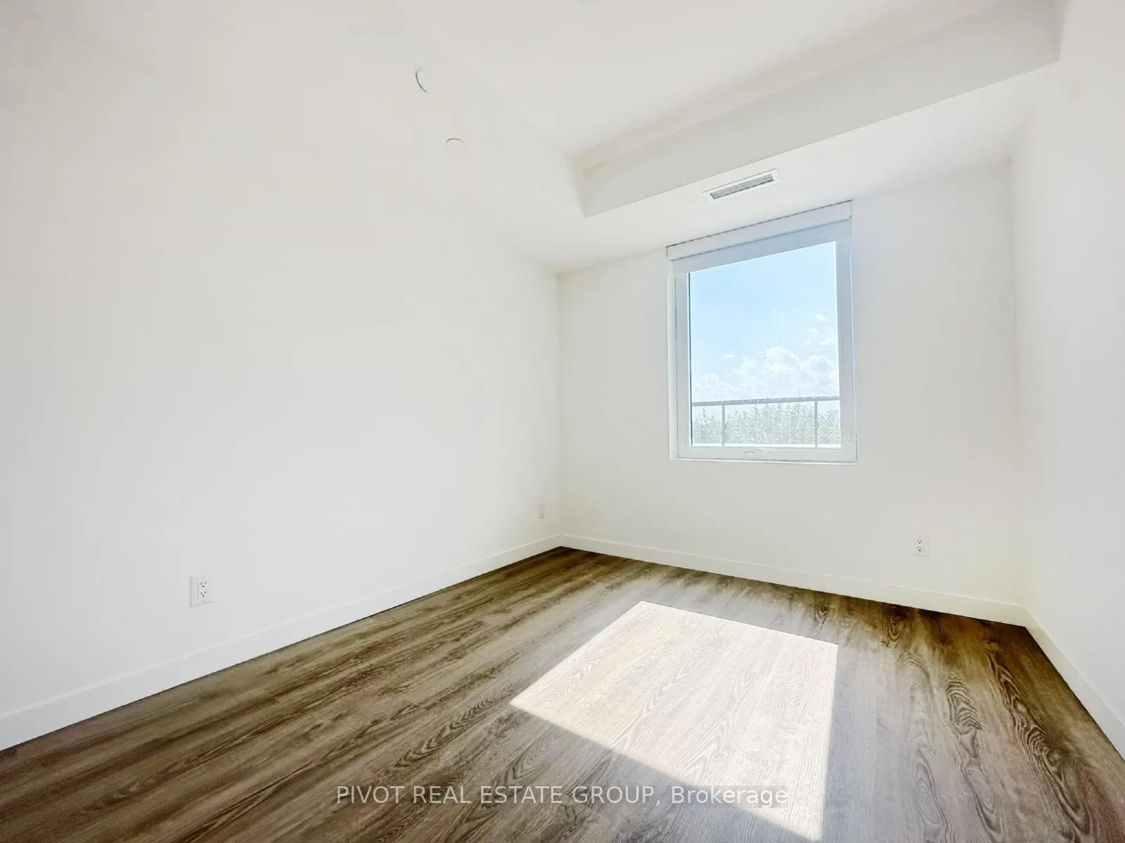 Photo 4 of Unit 516, 1050 Eastern Avenue, Toronto, The Beaches — HOMEH