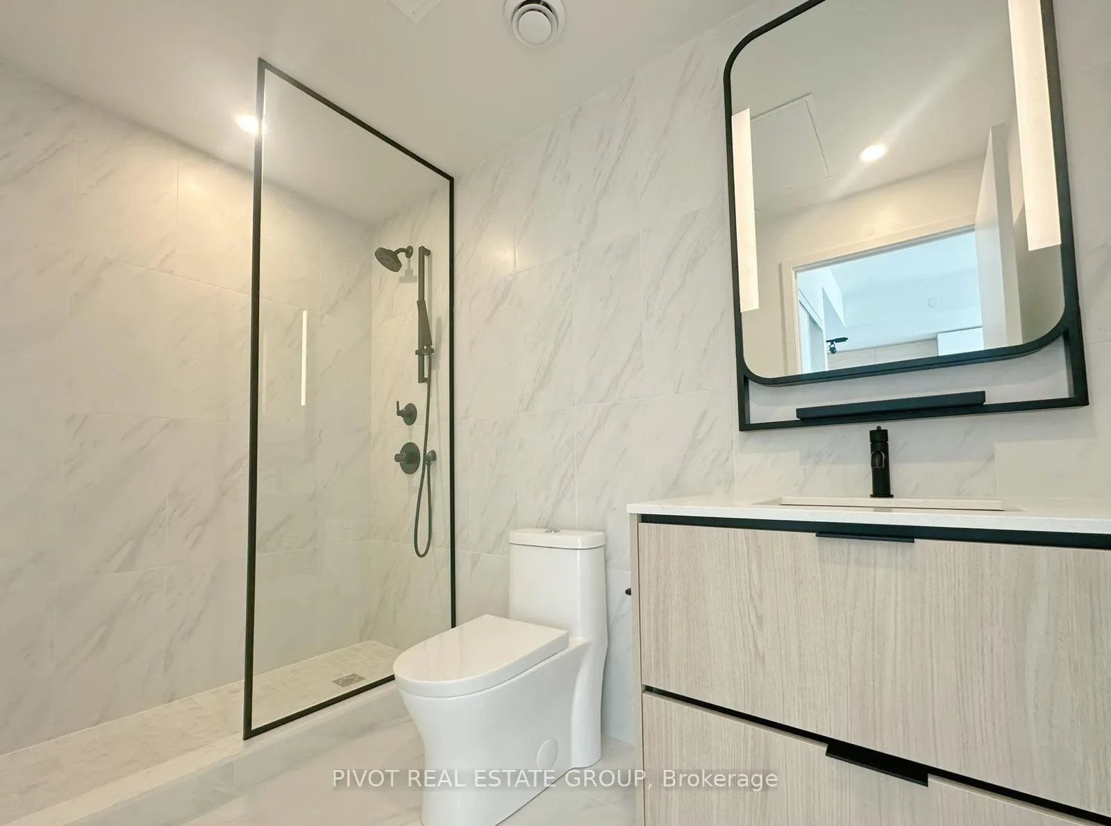 Photo 5 of Unit 516, 1050 Eastern Avenue, Toronto, The Beaches — HOMEH