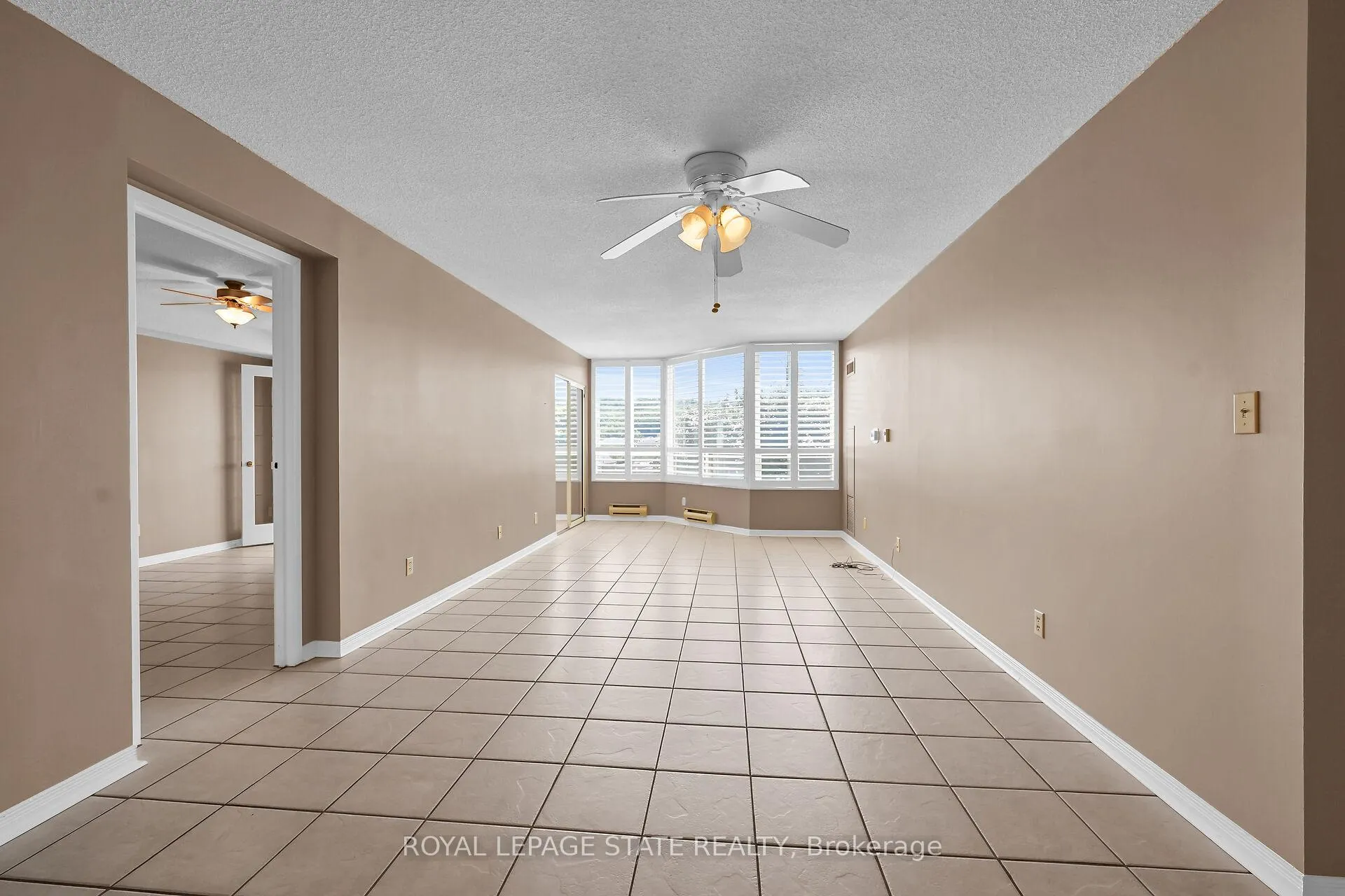 Photo 3 of Unit 302, 495 #8 Highway, Hamilton, Stoney Creek — HOMEH
