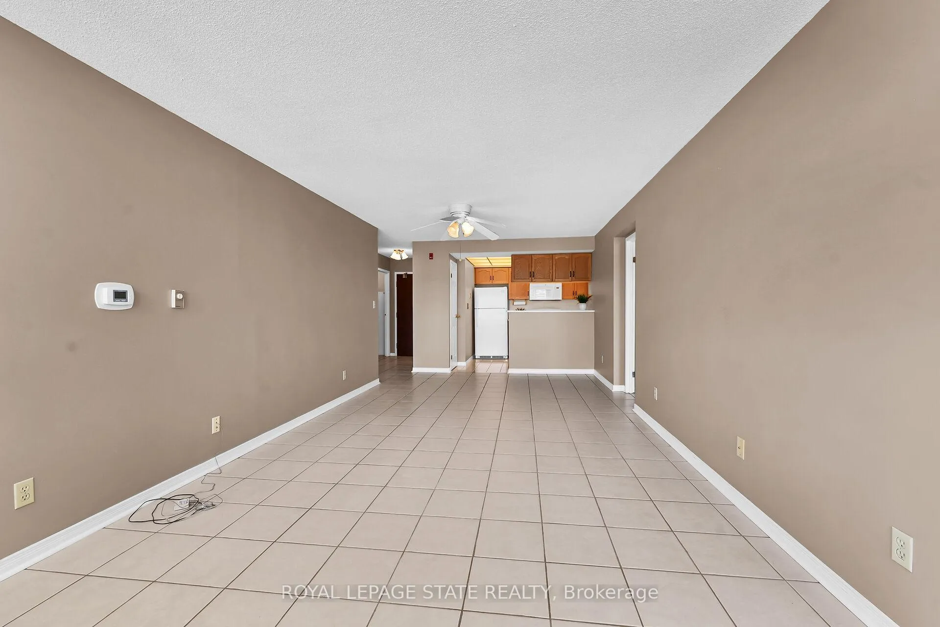 Photo 4 of Unit 302, 495 #8 Highway, Hamilton, Stoney Creek — HOMEH