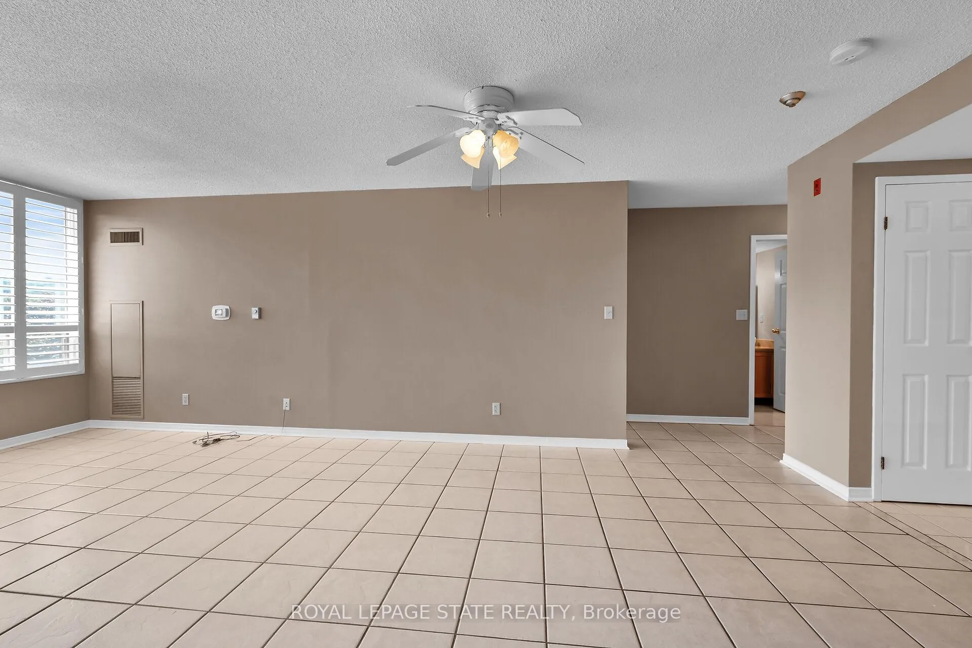 Photo 5 of Unit 302, 495 #8 Highway, Hamilton, Stoney Creek — HOMEH