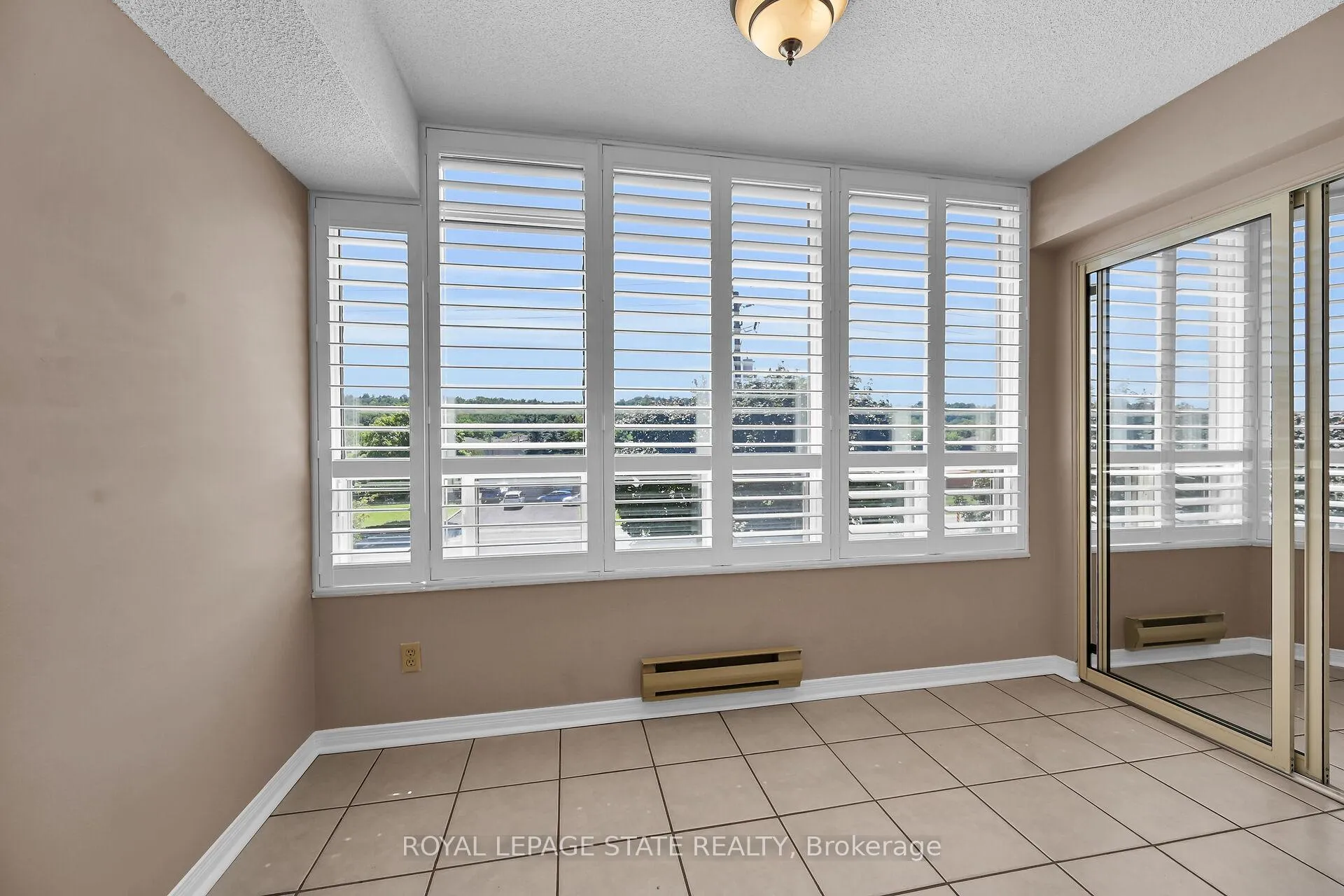 Photo 13 of Unit 302, 495 #8 Highway, Hamilton, Stoney Creek — HOMEH