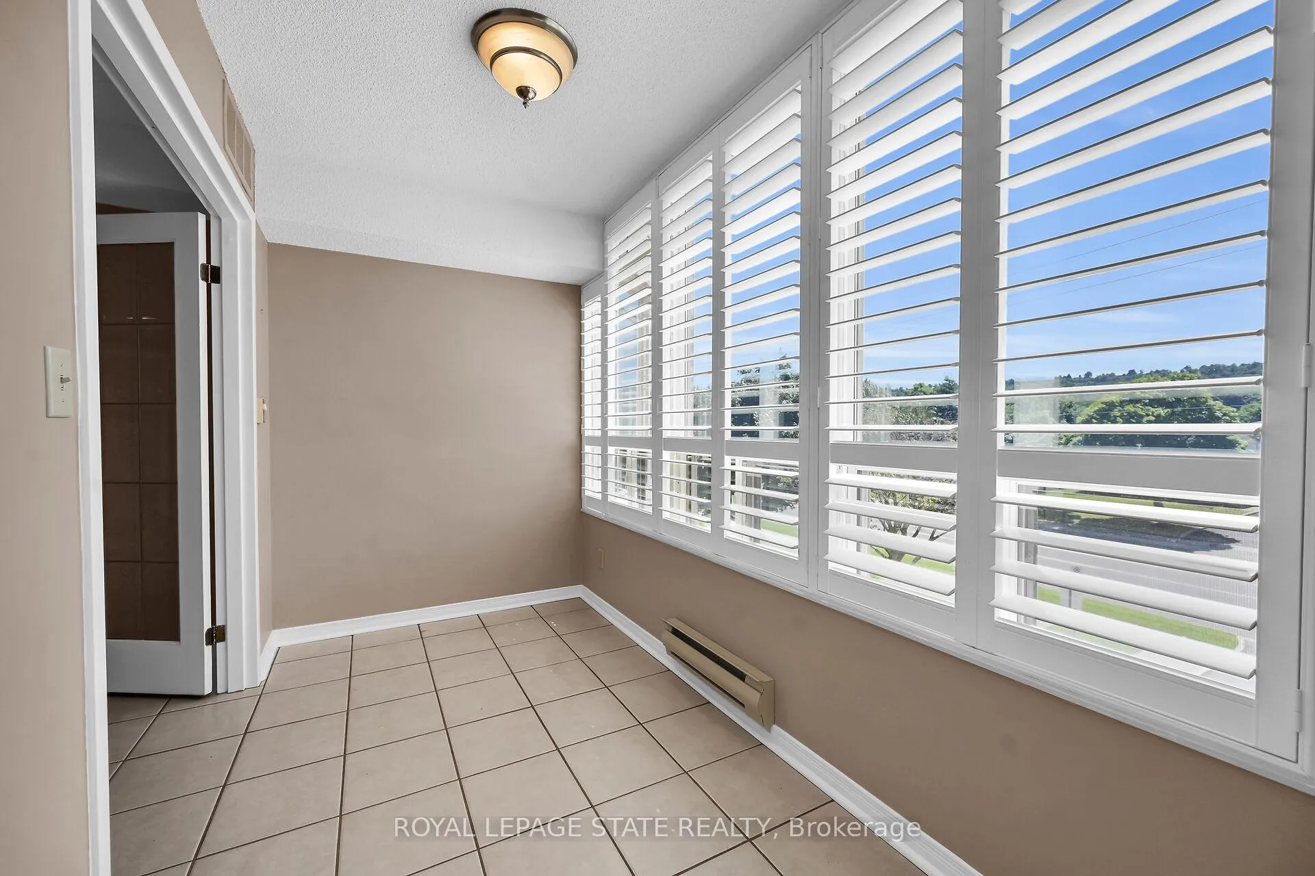 Photo 14 of Unit 302, 495 #8 Highway, Hamilton, Stoney Creek — HOMEH