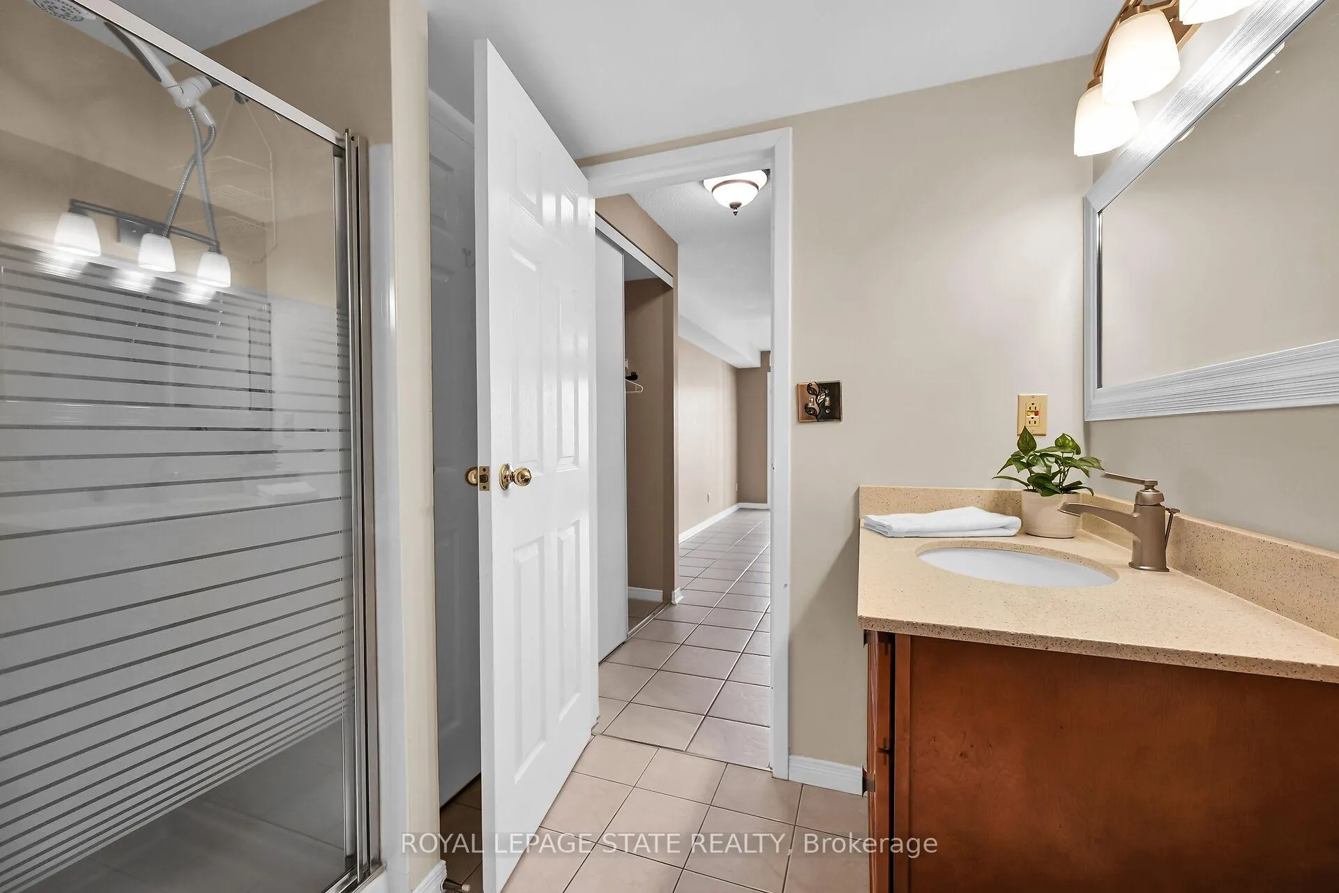 Photo 18 of Unit 302, 495 #8 Highway, Hamilton, Stoney Creek — HOMEH