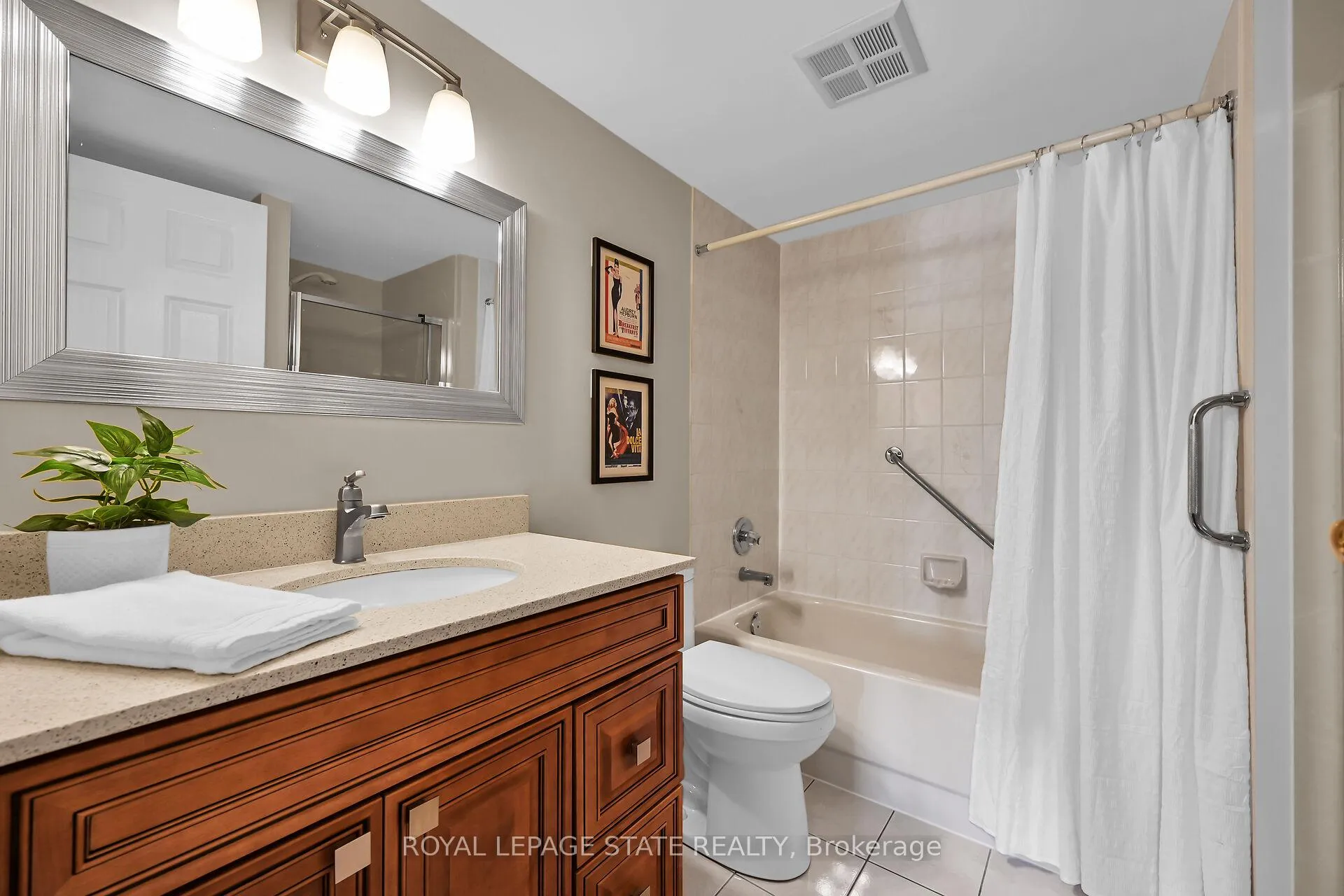 Photo 19 of Unit 302, 495 #8 Highway, Hamilton, Stoney Creek — HOMEH