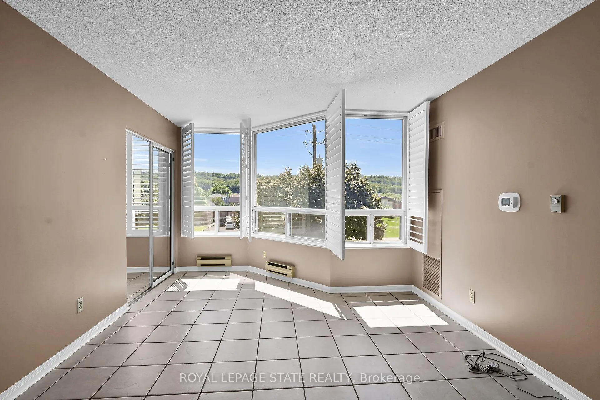 Photo 20 of Unit 302, 495 #8 Highway, Hamilton, Stoney Creek — HOMEH