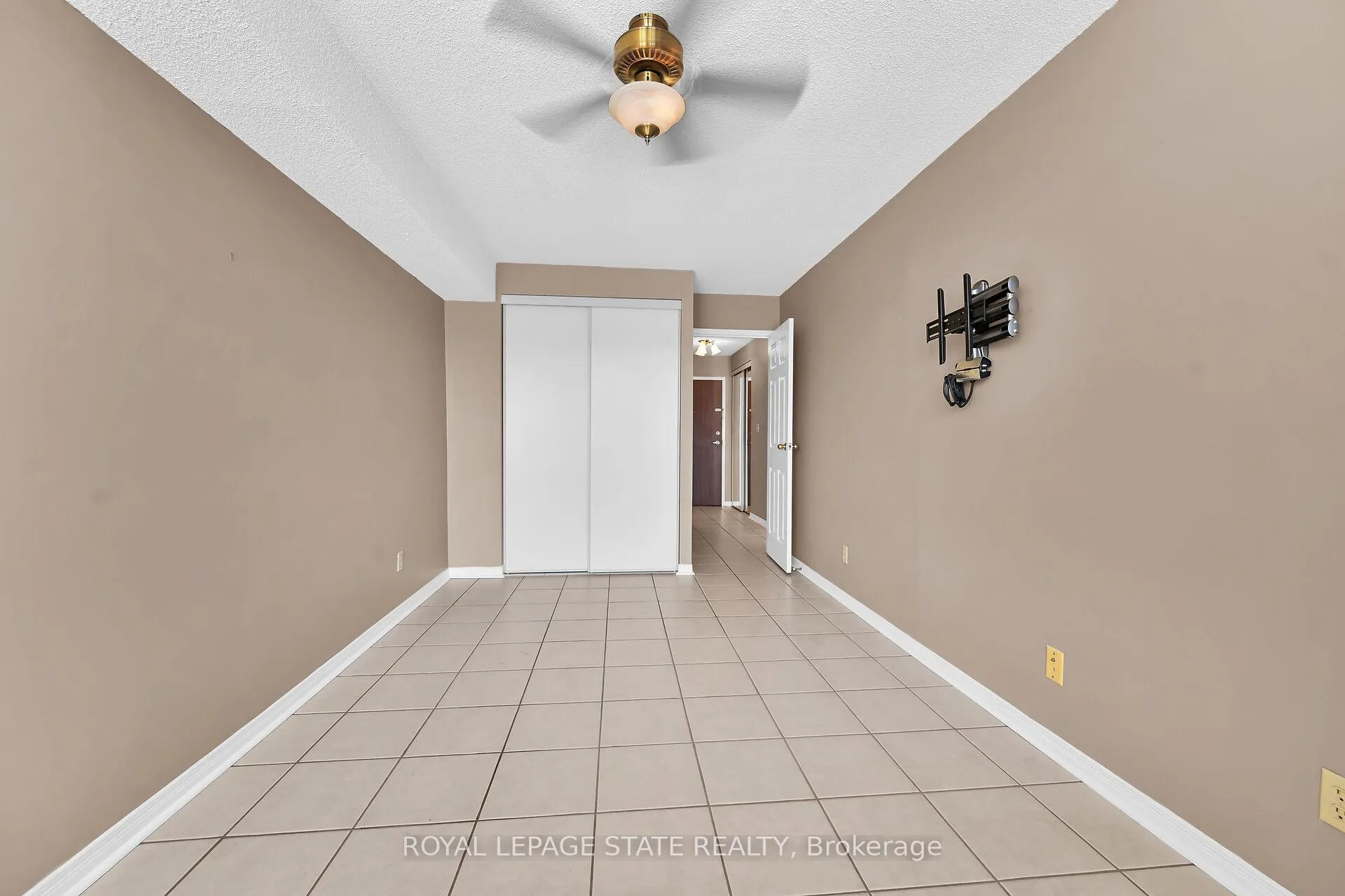 Photo 22 of Unit 302, 495 #8 Highway, Hamilton, Stoney Creek — HOMEH