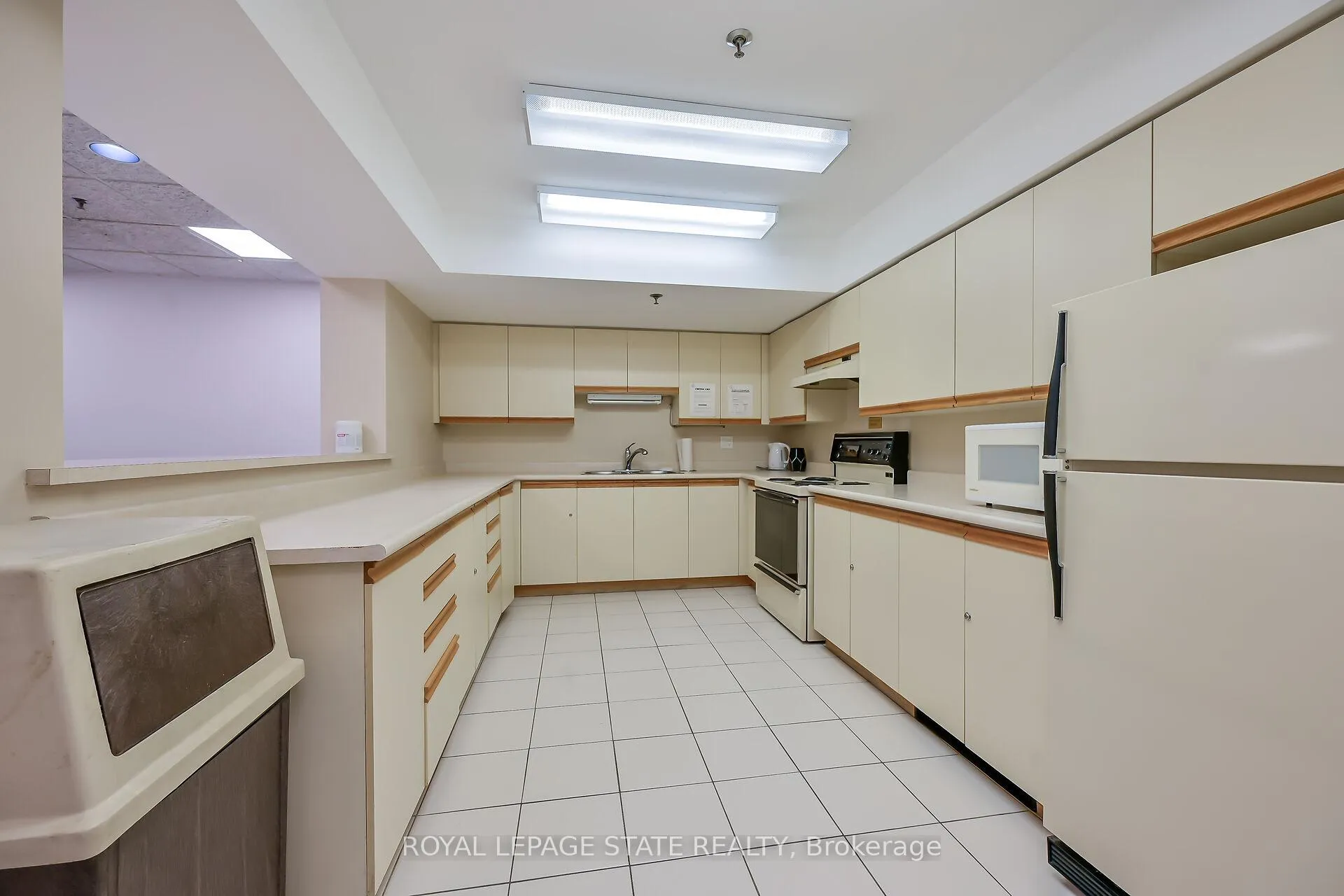 Photo 26 of Unit 302, 495 #8 Highway, Hamilton, Stoney Creek — HOMEH