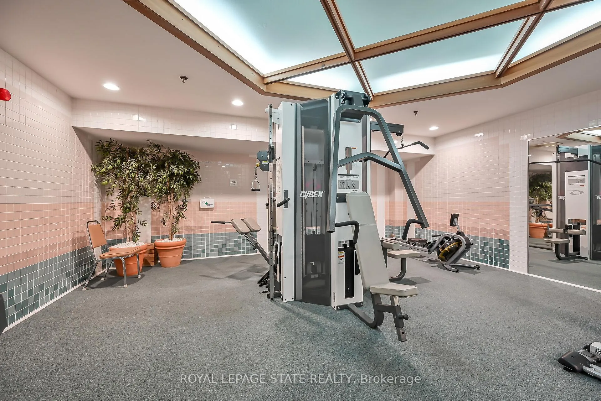 Photo 32 of Unit 302, 495 #8 Highway, Hamilton, Stoney Creek — HOMEH