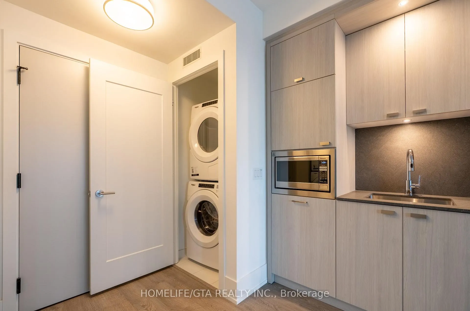 Photo 8 of Unit 902, 115 Denison Avenue, Toronto, Kensington-Chinatown — HOMEH