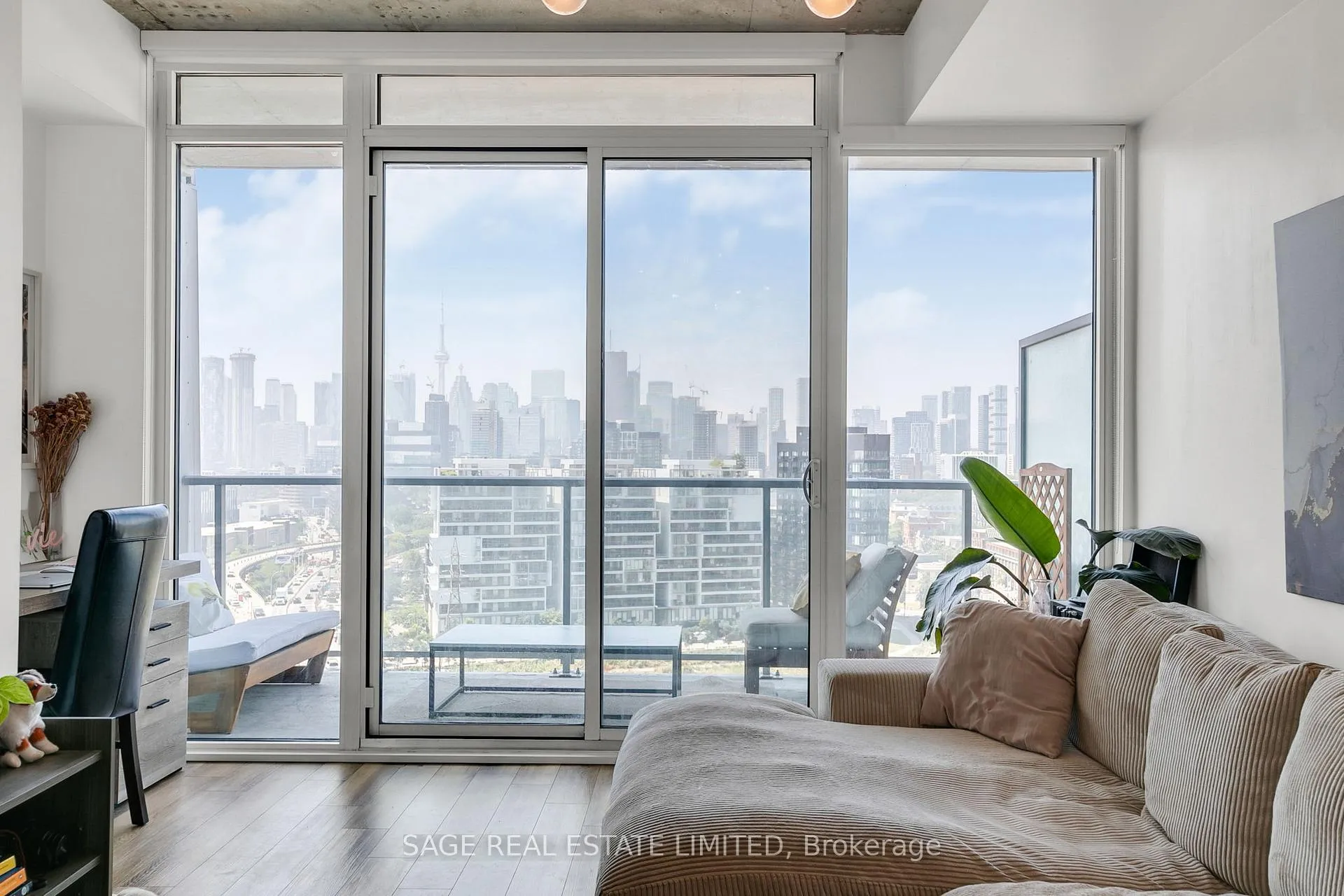 Photo 9 of Unit 1509, 15 Baseball Place, Toronto, South Riverdale — HOMEH