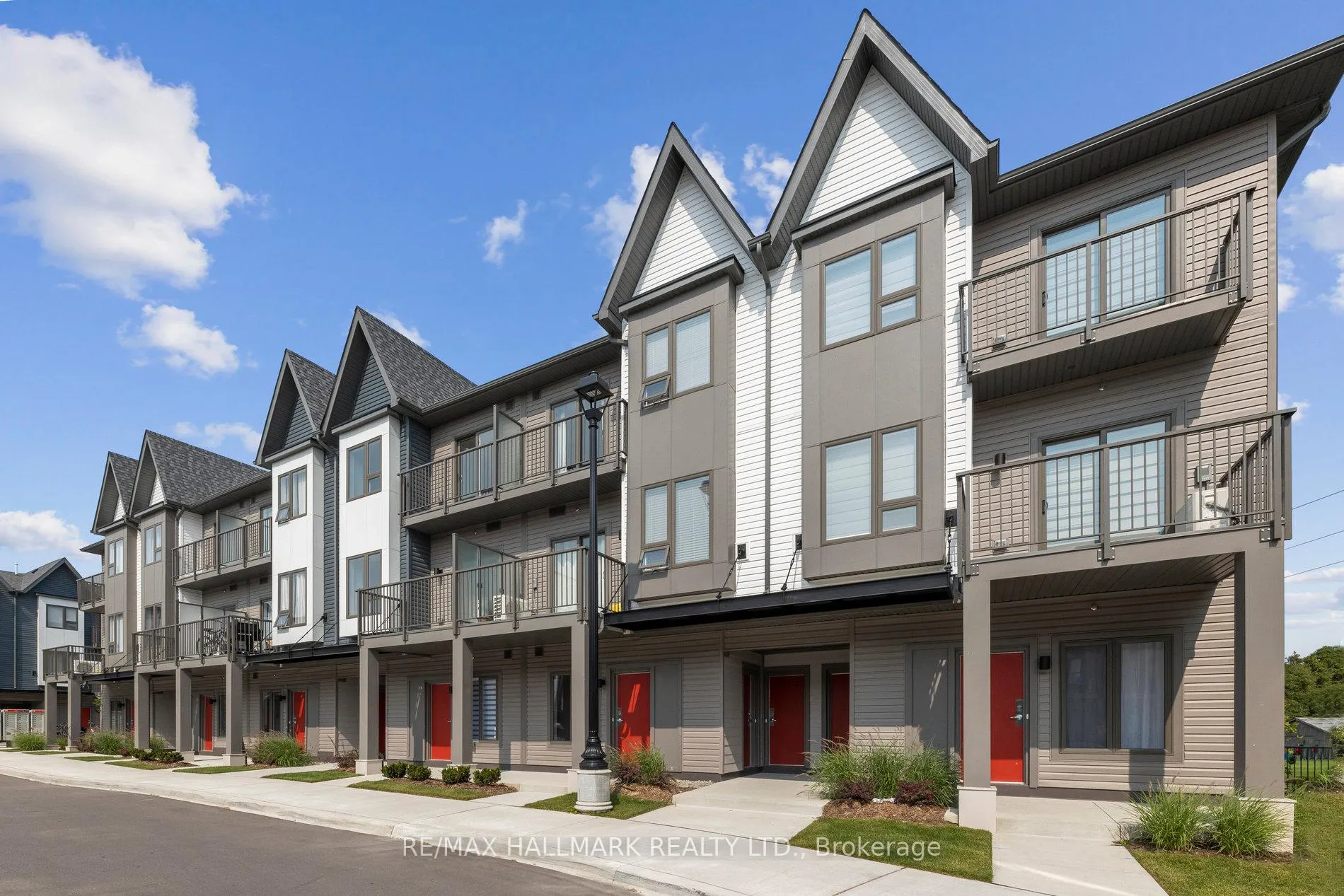 Photo 2 of Unit 819, 2635 William Jackson Drive, Pickering, Duffin Heights — HOMEH