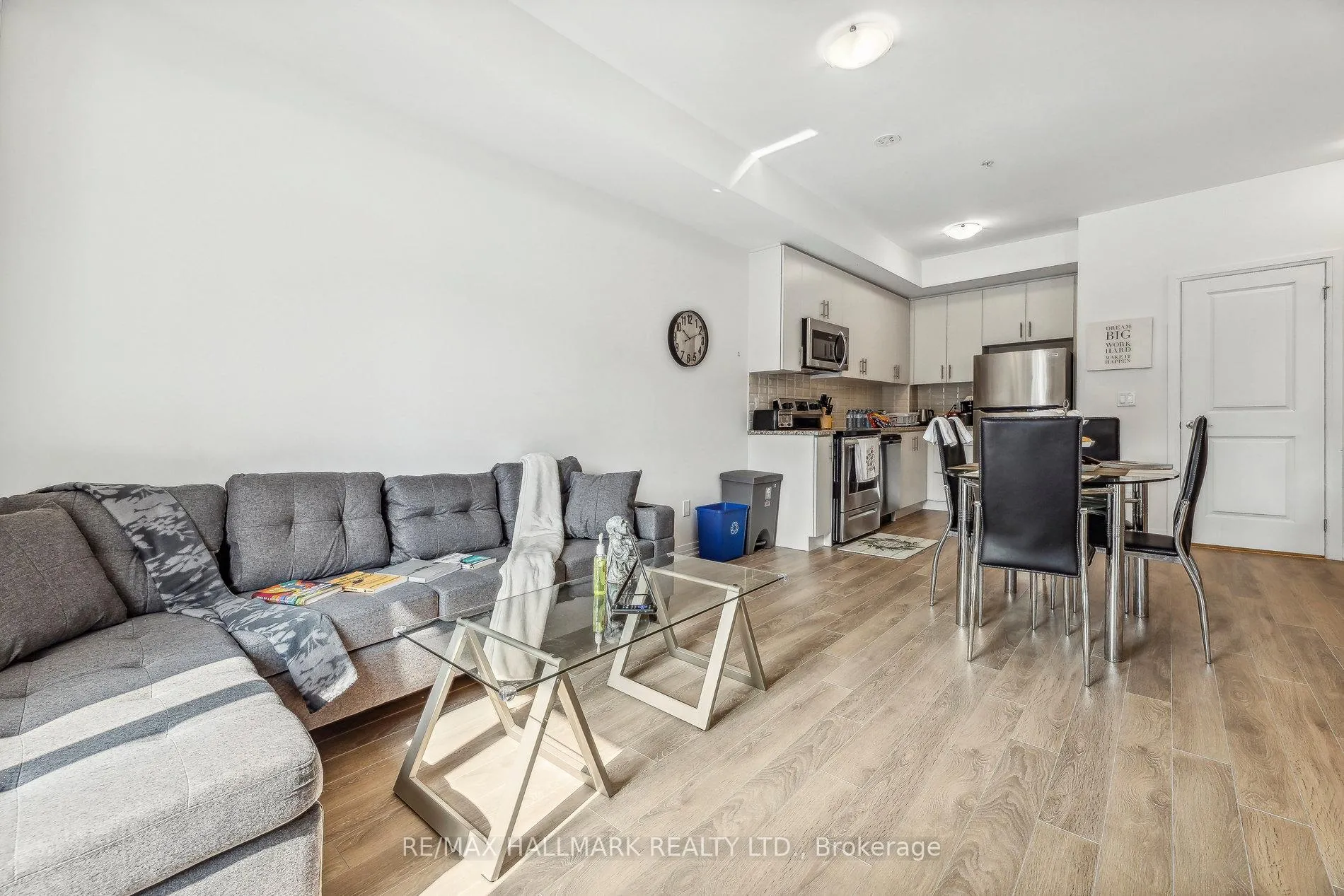 Photo 3 of Unit 819, 2635 William Jackson Drive, Pickering, Duffin Heights — HOMEH