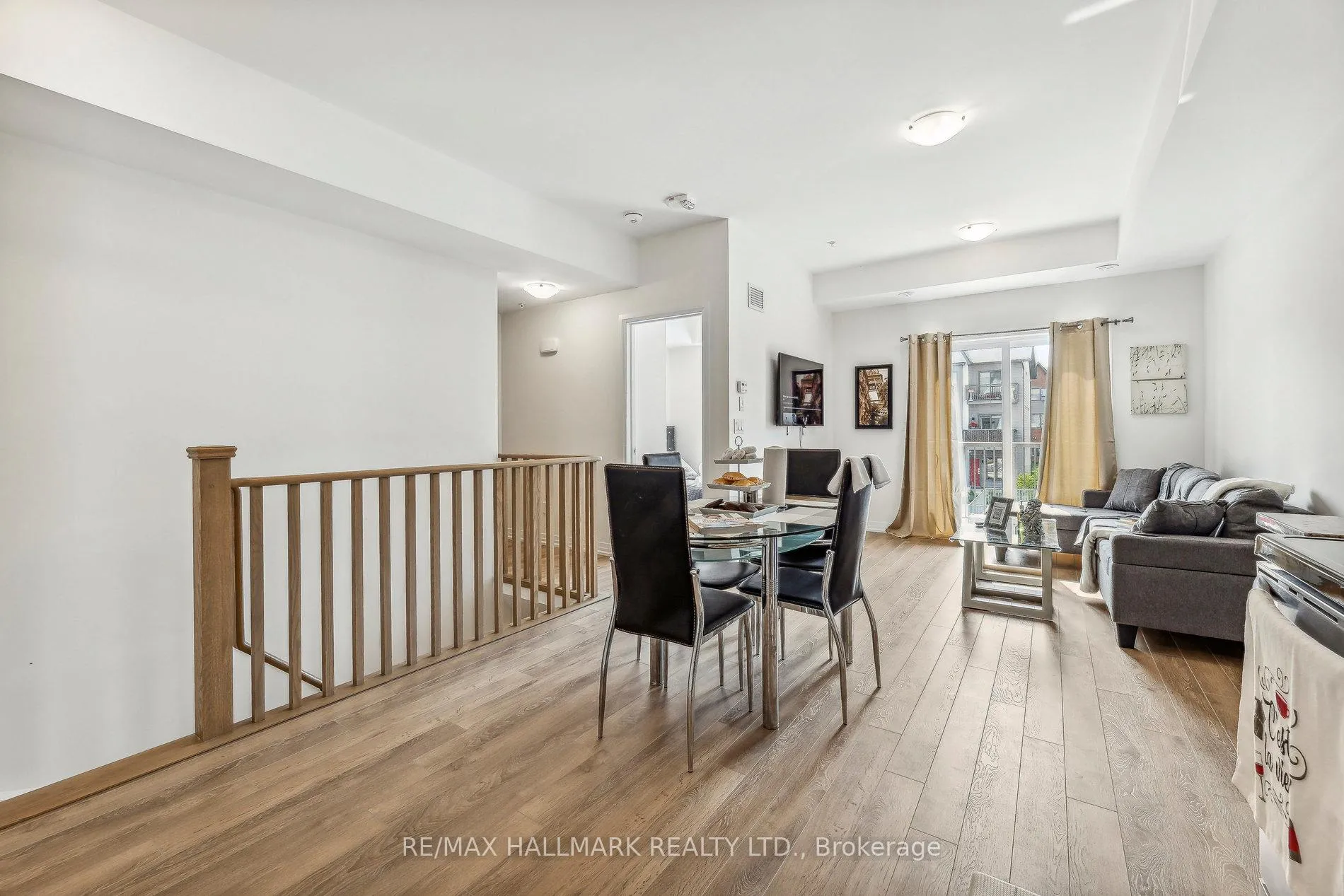 Photo 6 of Unit 819, 2635 William Jackson Drive, Pickering, Duffin Heights — HOMEH