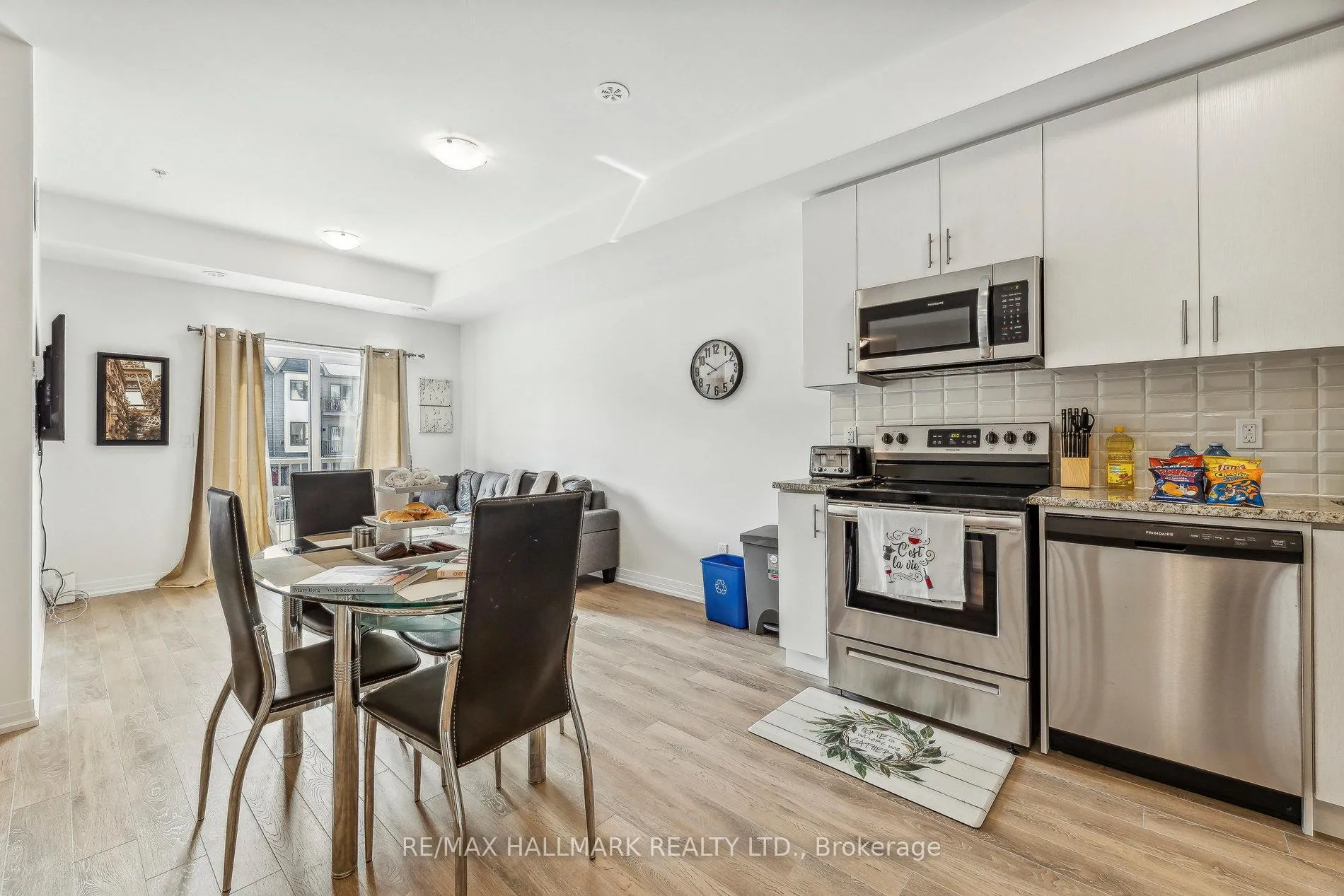 Photo 7 of Unit 819, 2635 William Jackson Drive, Pickering, Duffin Heights — HOMEH