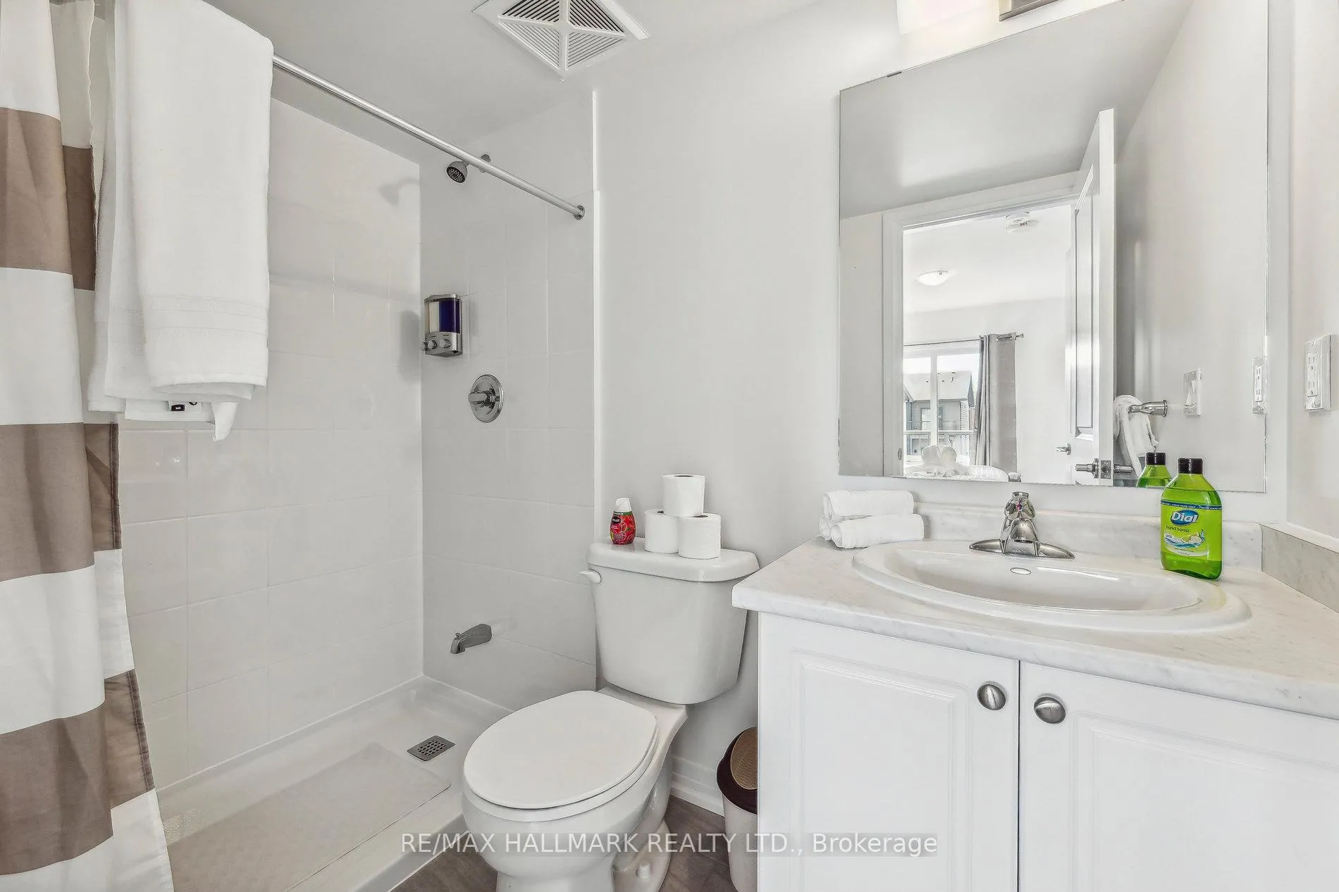 Photo 17 of Unit 819, 2635 William Jackson Drive, Pickering, Duffin Heights — HOMEH