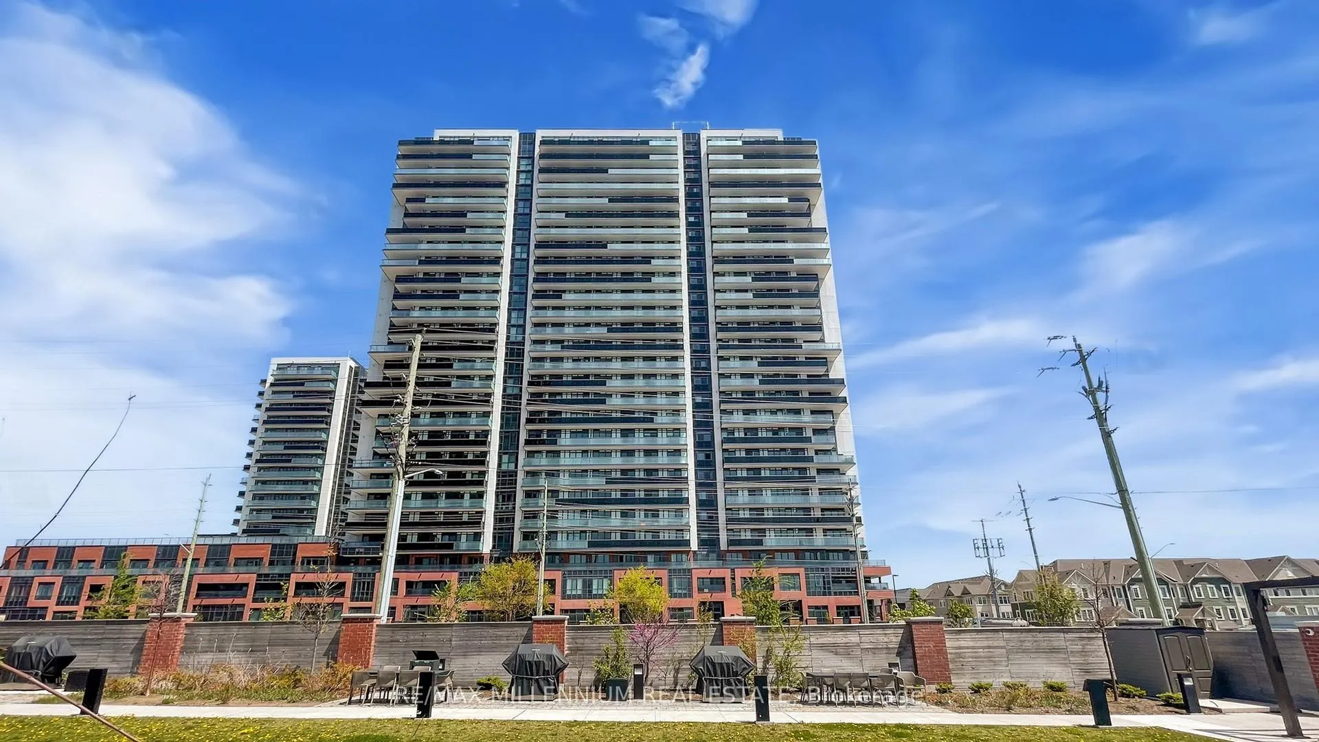 Front of Unit 804, 2545 Simcoe Street