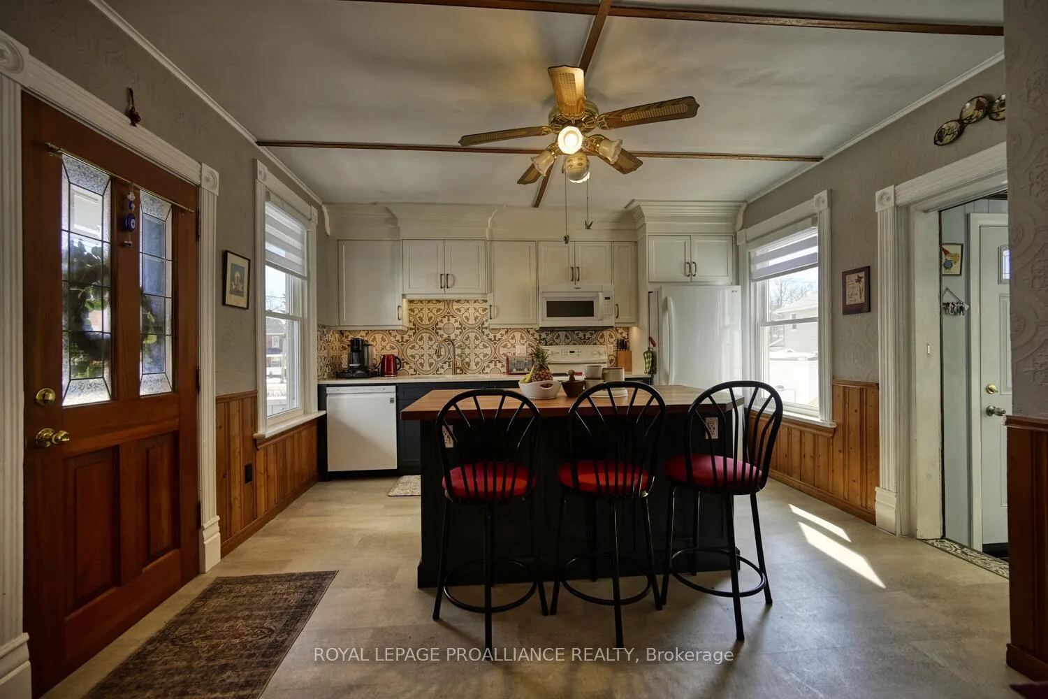 Photo 11 of 62 Beecher Street, Brockville — HOMEH