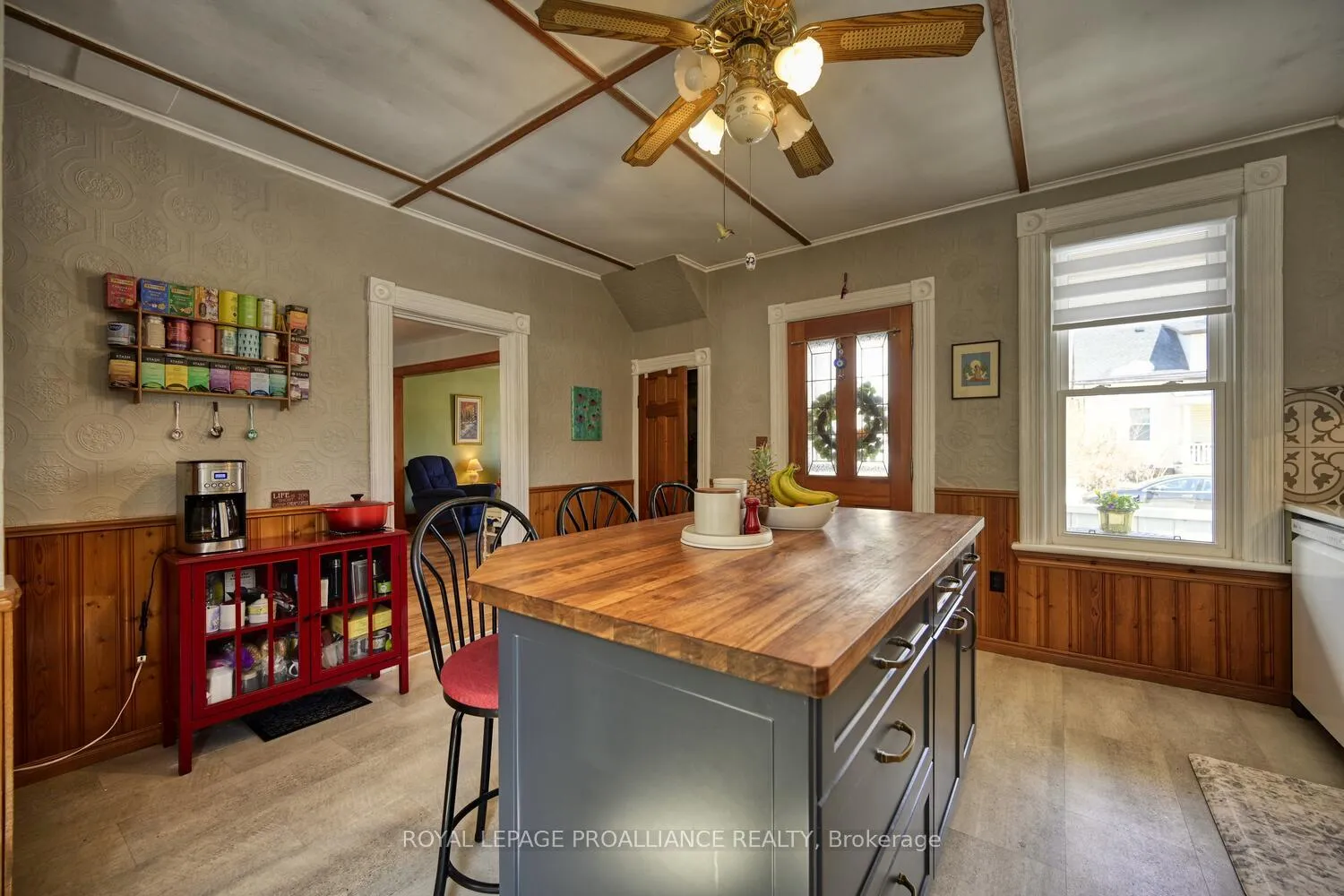 Photo 17 of 62 Beecher Street, Brockville — HOMEH