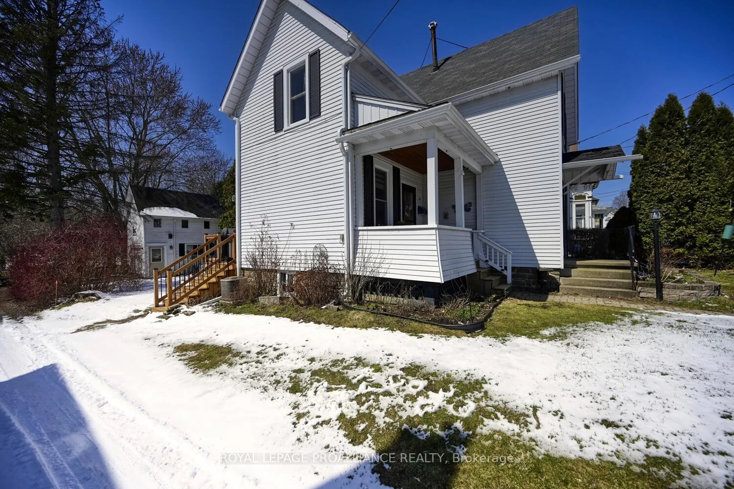 Photo 28 of 62 Beecher Street, Brockville — HOMEH