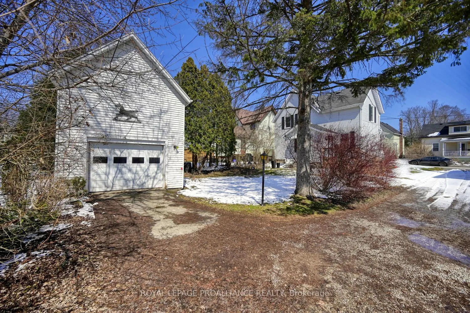 Photo 33 of 62 Beecher Street, Brockville — HOMEH