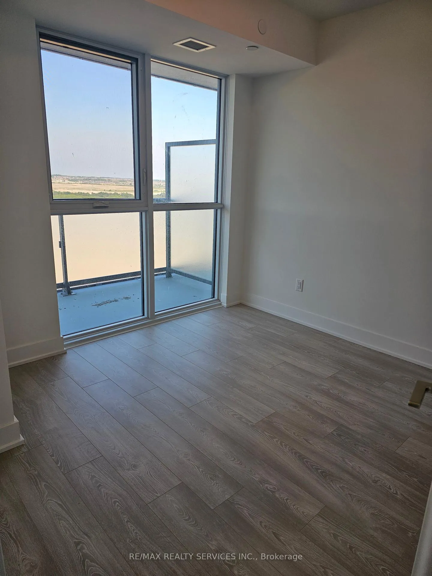 Photo 6 of Unit 2604, 2545 Simcoe Street N, Oshawa, Windfields — HOMEH
