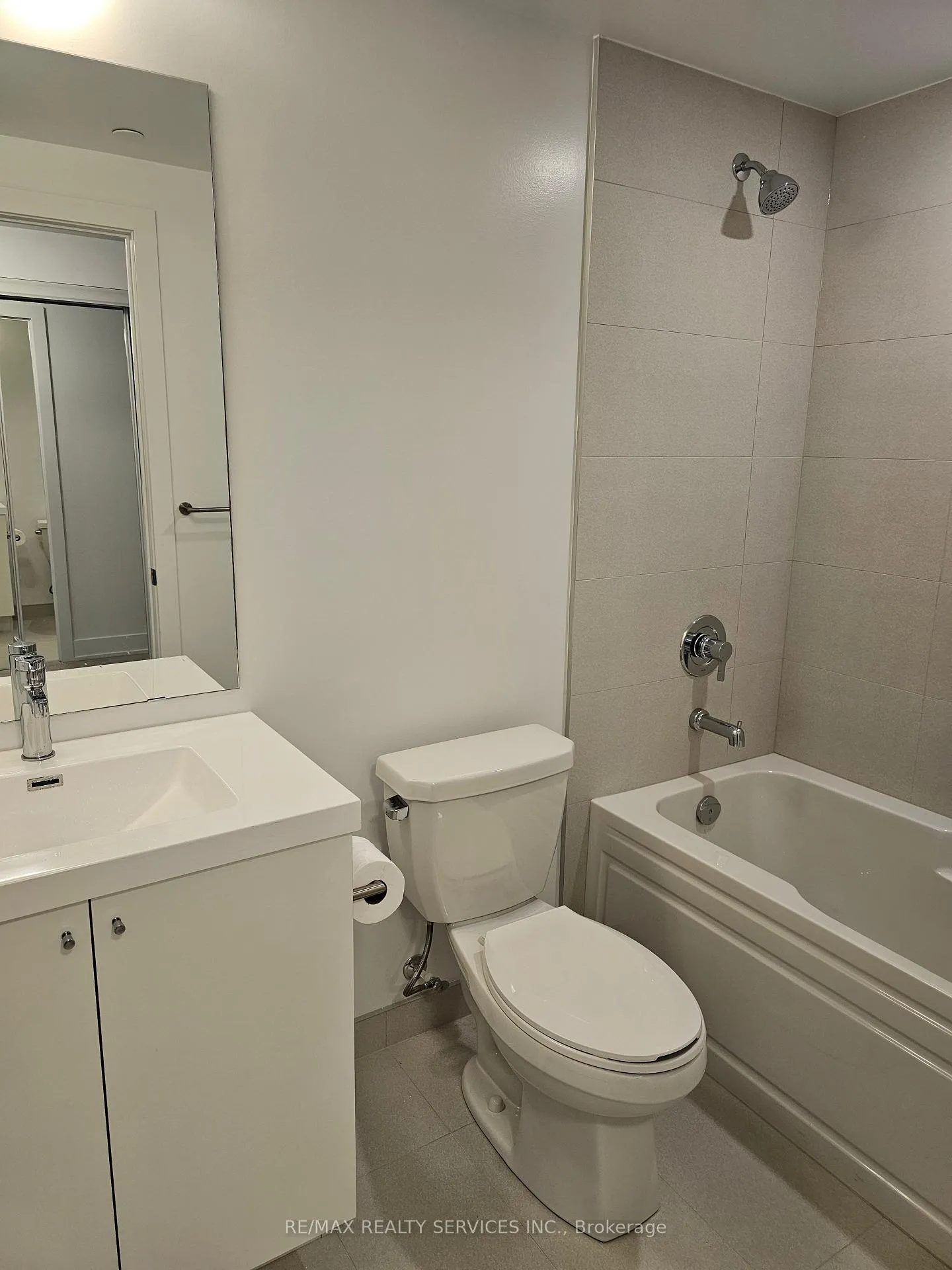 Photo 10 of Unit 2604, 2545 Simcoe Street N, Oshawa, Windfields — HOMEH