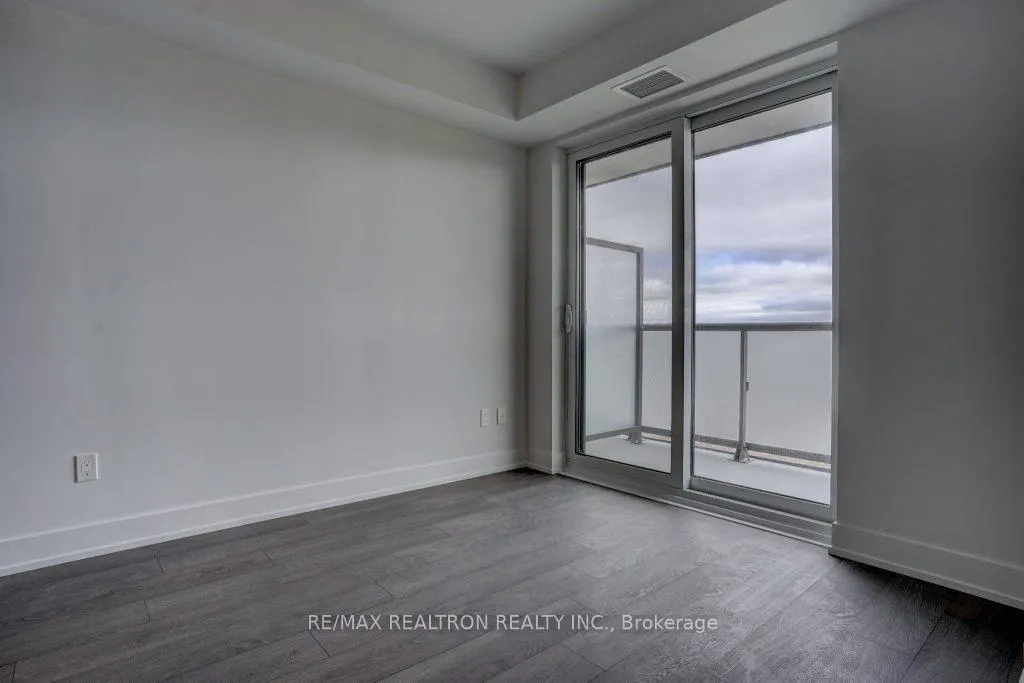Photo 13 of Unit 813, 2550 Simcoe Street, Oshawa, Windfields — HOMEH
