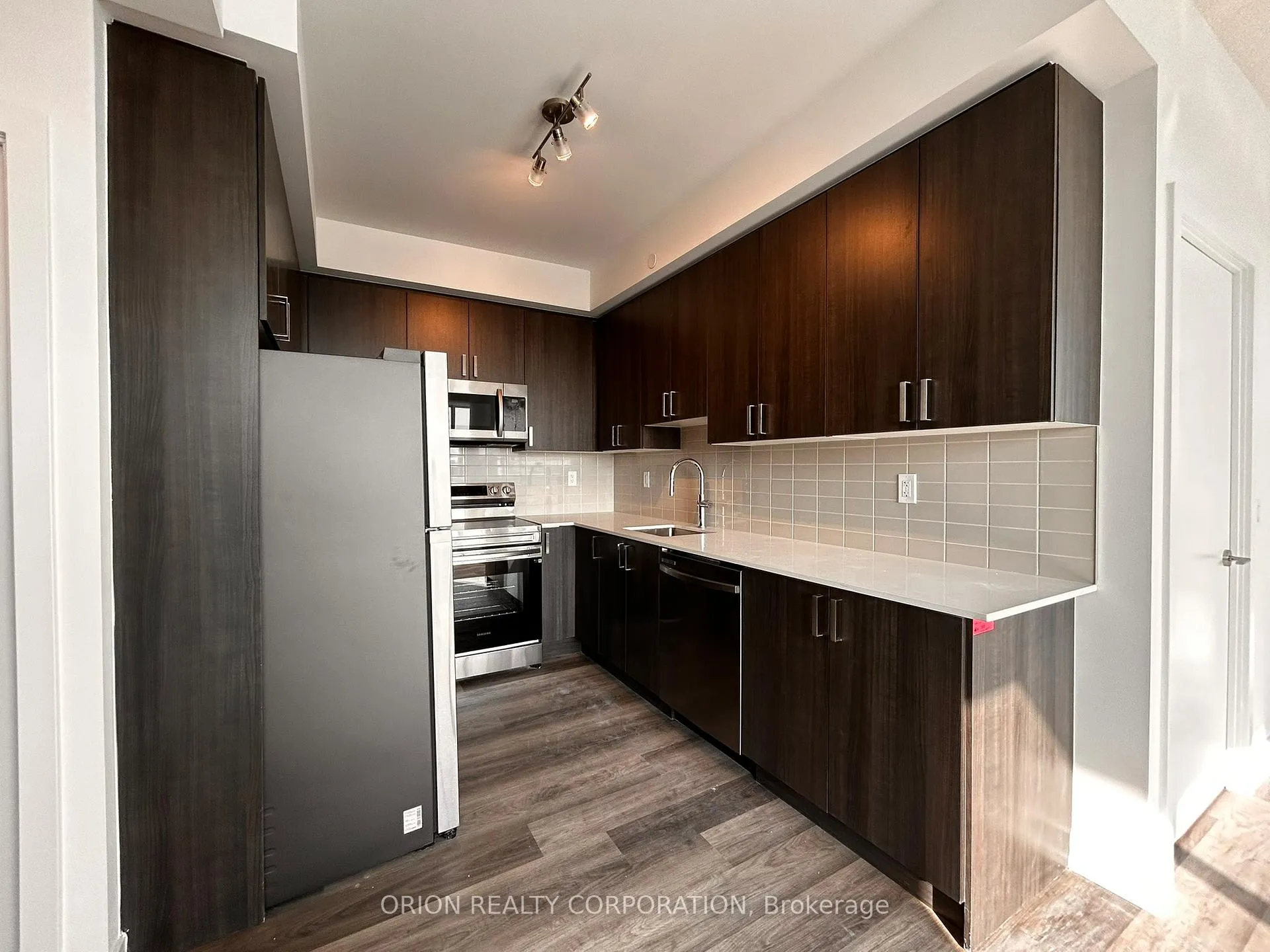 Photo 3 of Unit 2402, 1435 Celebration Drive, Pickering, Bay Ridges — HOMEH