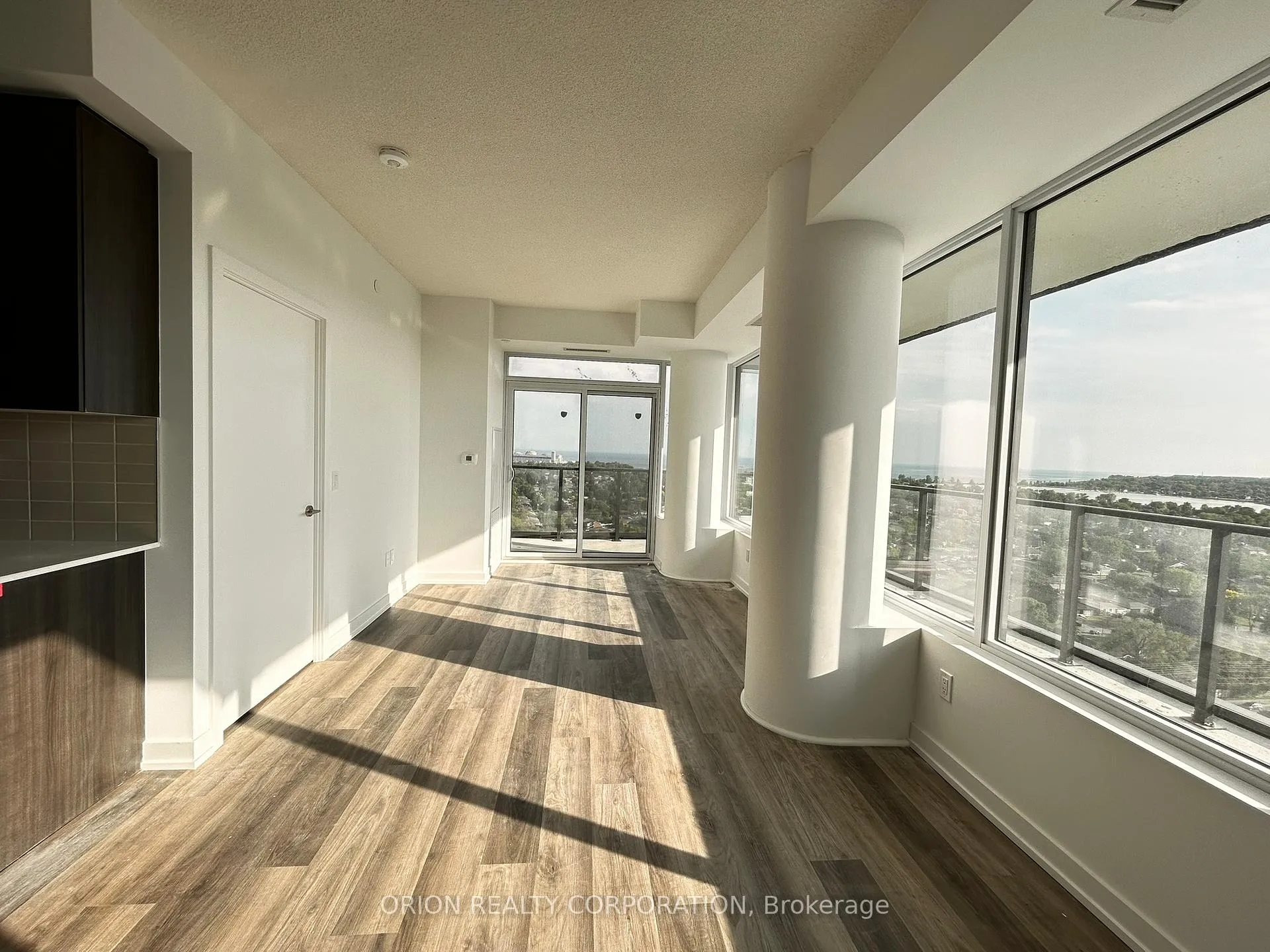 Photo 8 of Unit 2402, 1435 Celebration Drive, Pickering, Bay Ridges — HOMEH