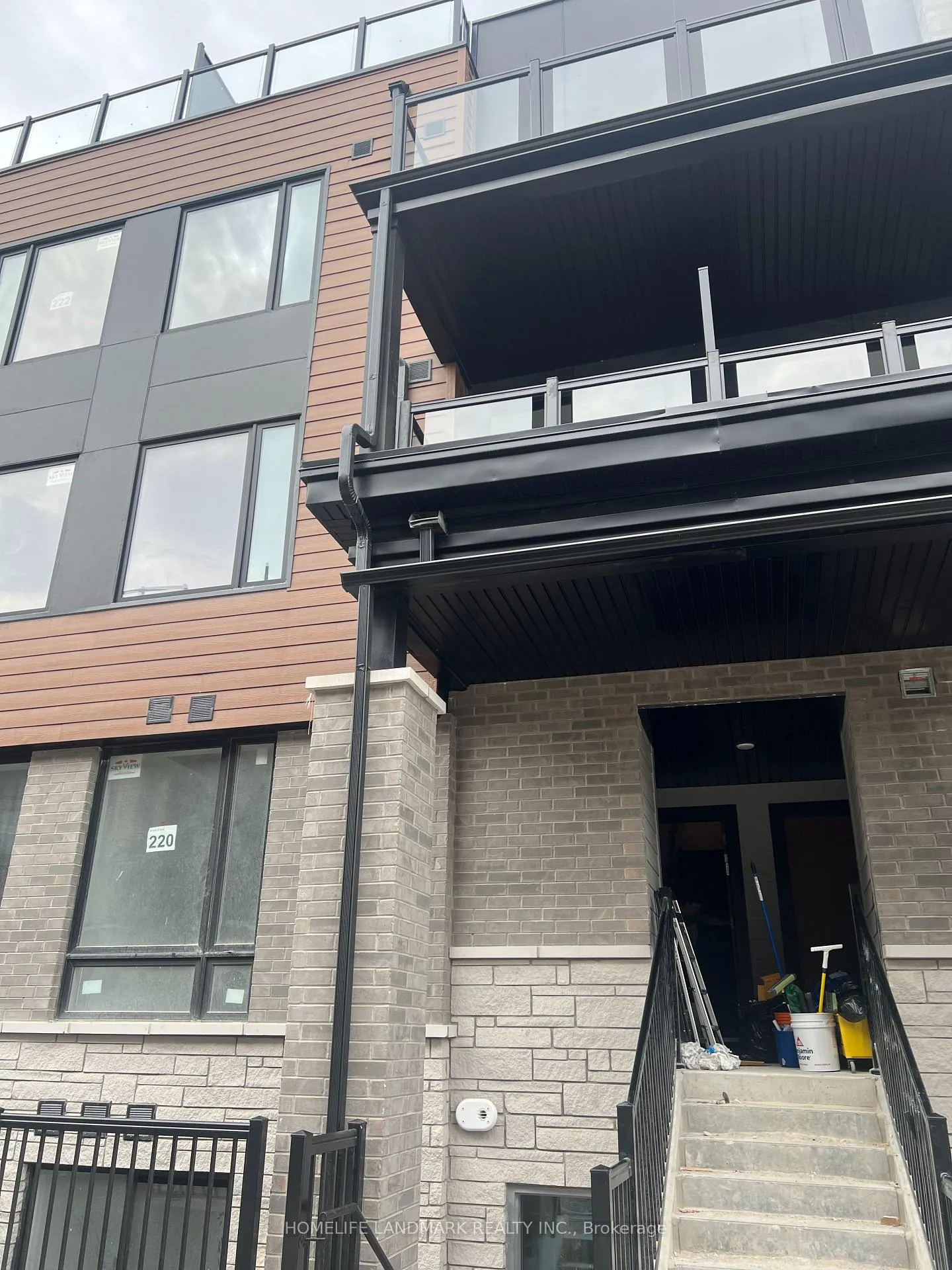 Photo 2 of Unit 19, 117 Marydale Avenue, Markham, Middlefield — HOMEH