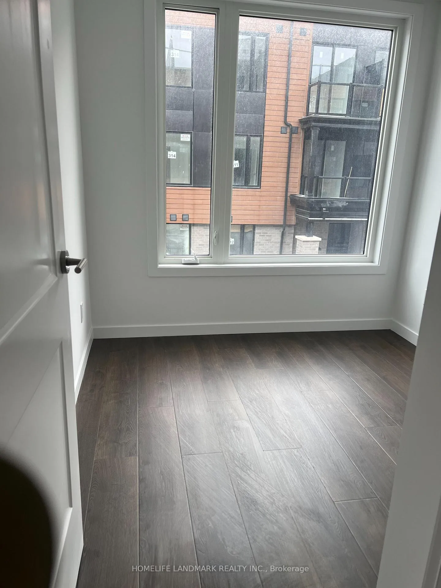 Photo 3 of Unit 19, 117 Marydale Avenue, Markham, Middlefield — HOMEH