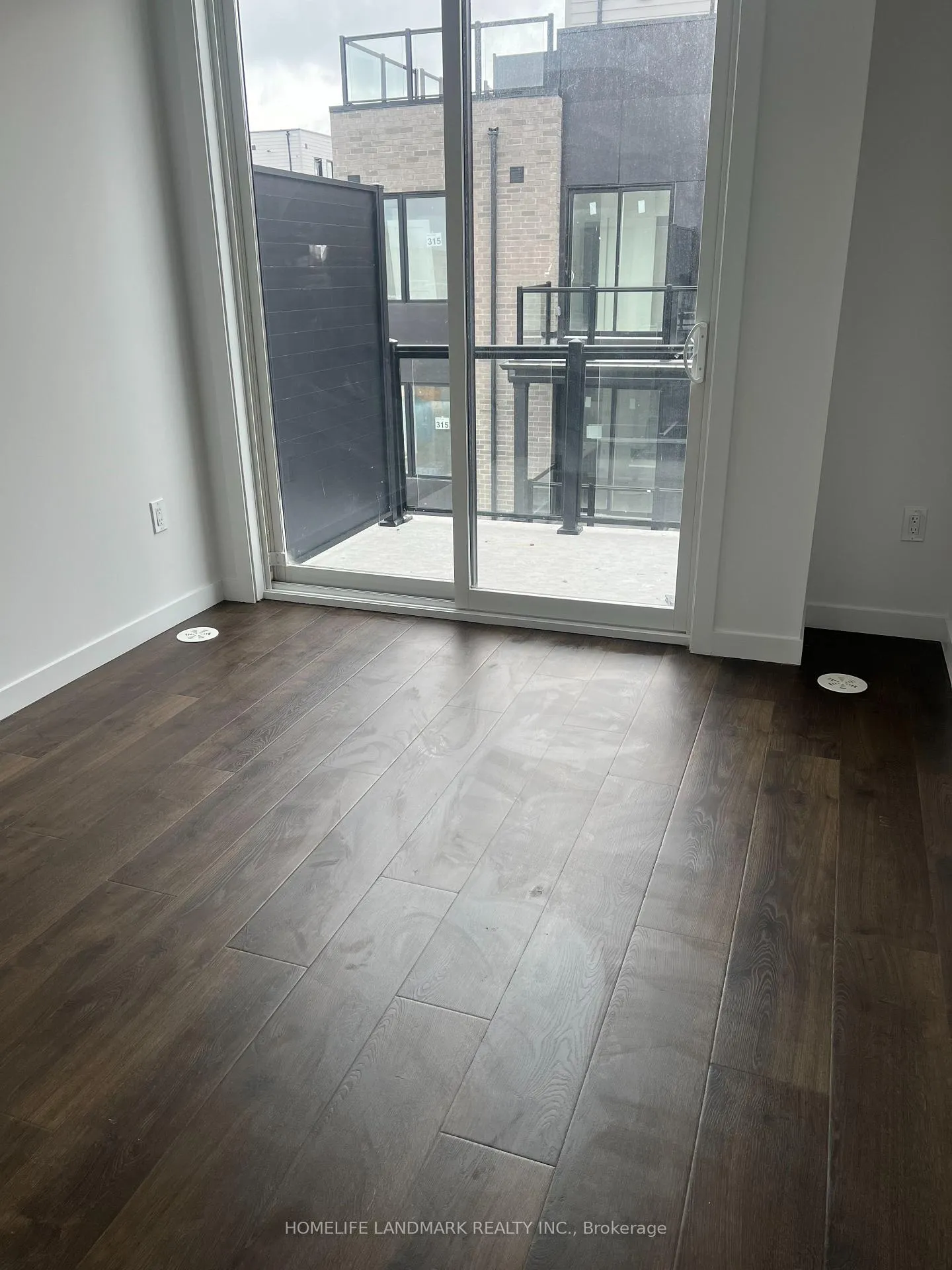 Photo 7 of Unit 19, 117 Marydale Avenue, Markham, Middlefield — HOMEH