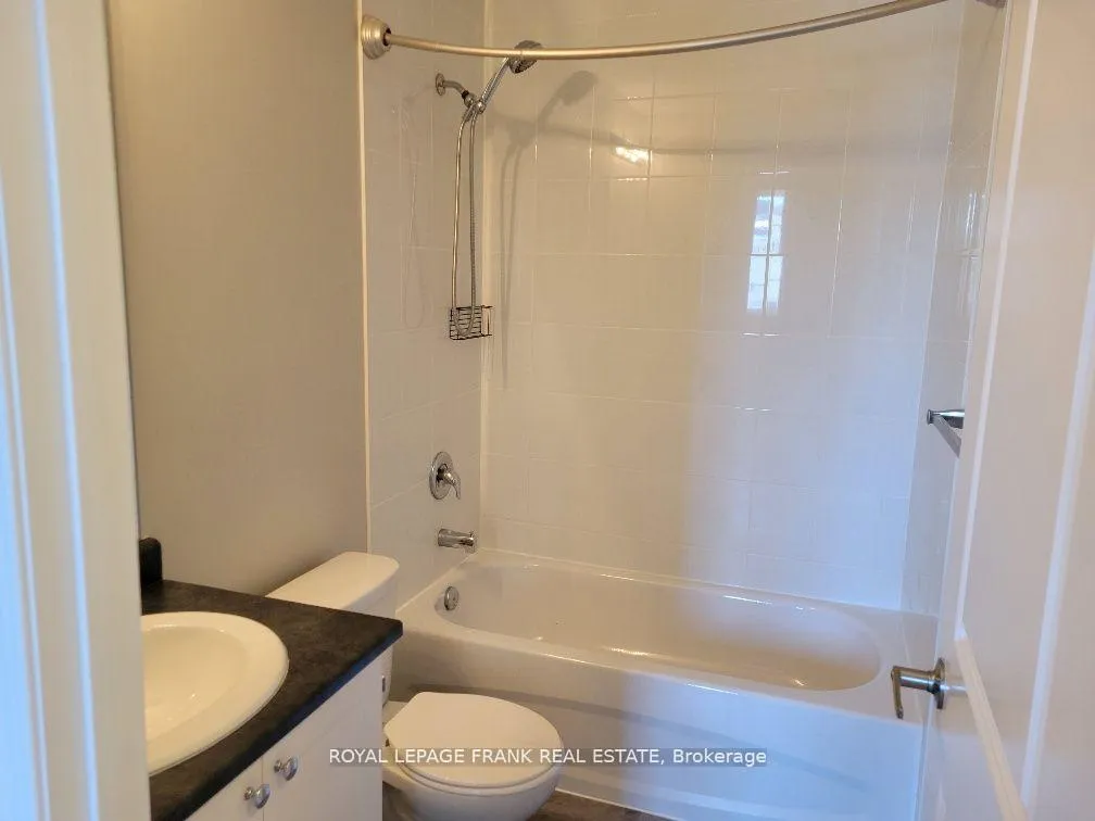 Photo 10 of Unit 303, 80 Aspen Springs Drive, Clarington, Bowmanville — HOMEH
