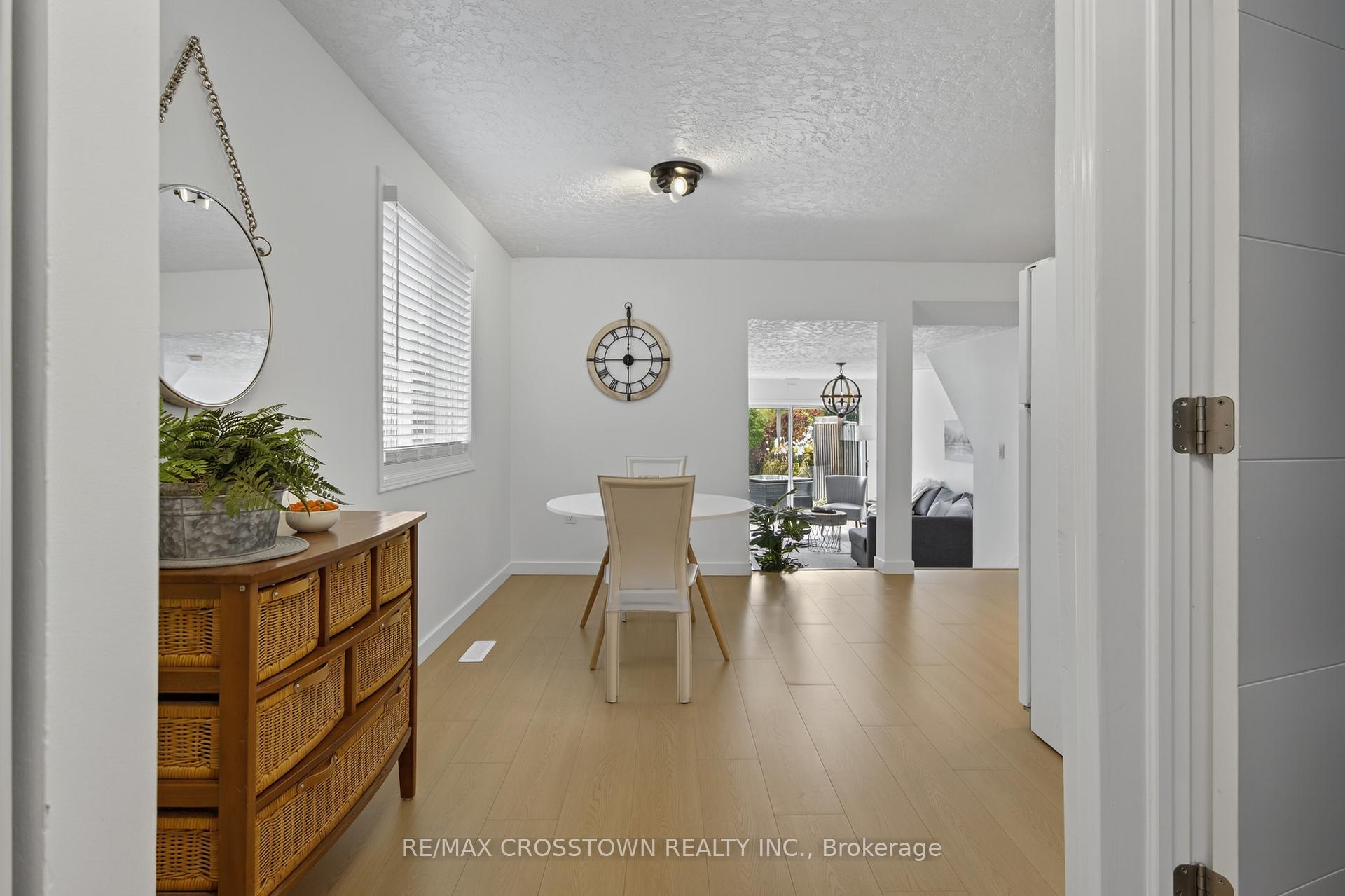 Photo 12 of 37 Seymour Crescent, Barrie, Holly — HOMEH