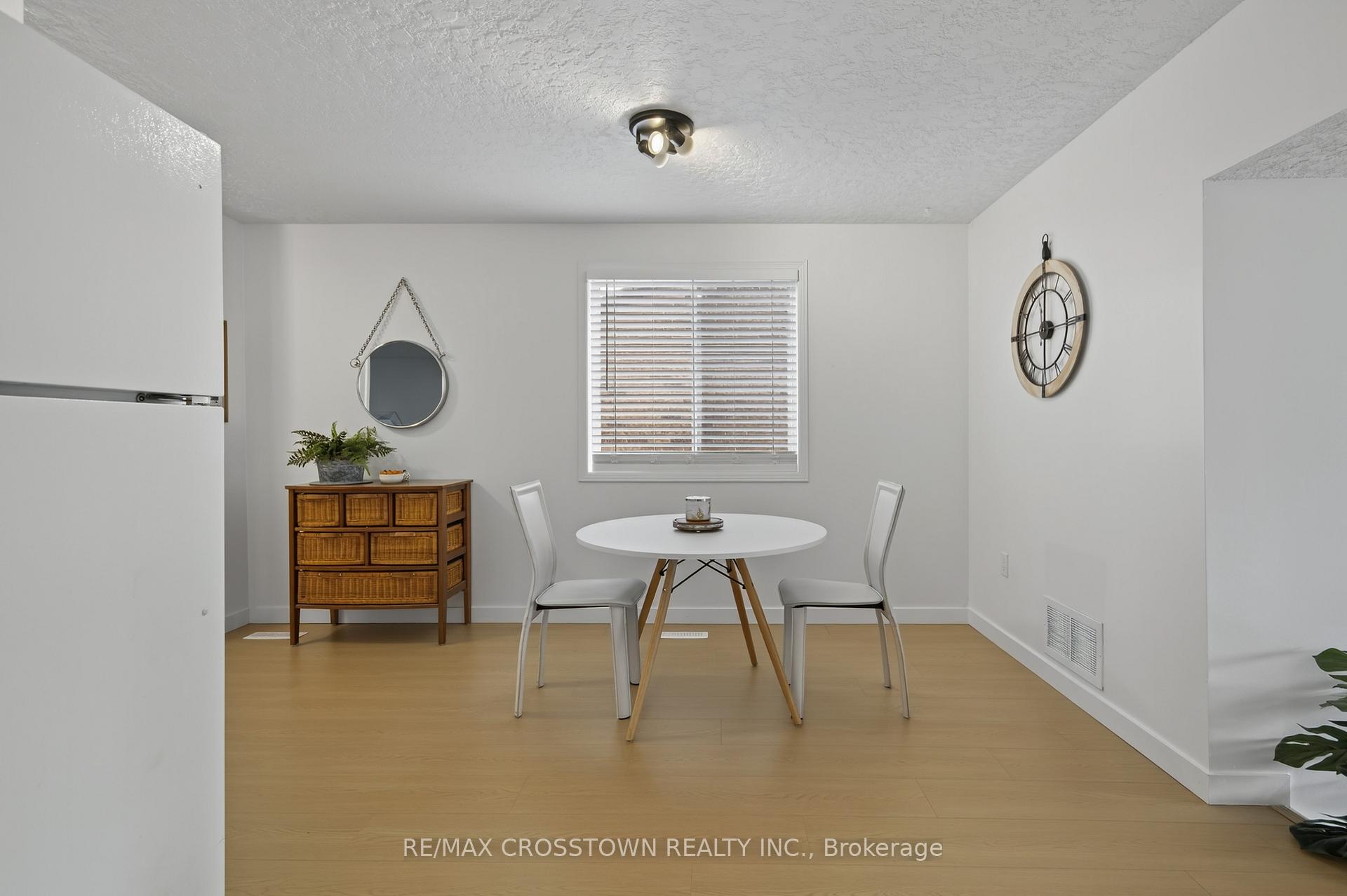 Photo 13 of 37 Seymour Crescent, Barrie, Holly — HOMEH
