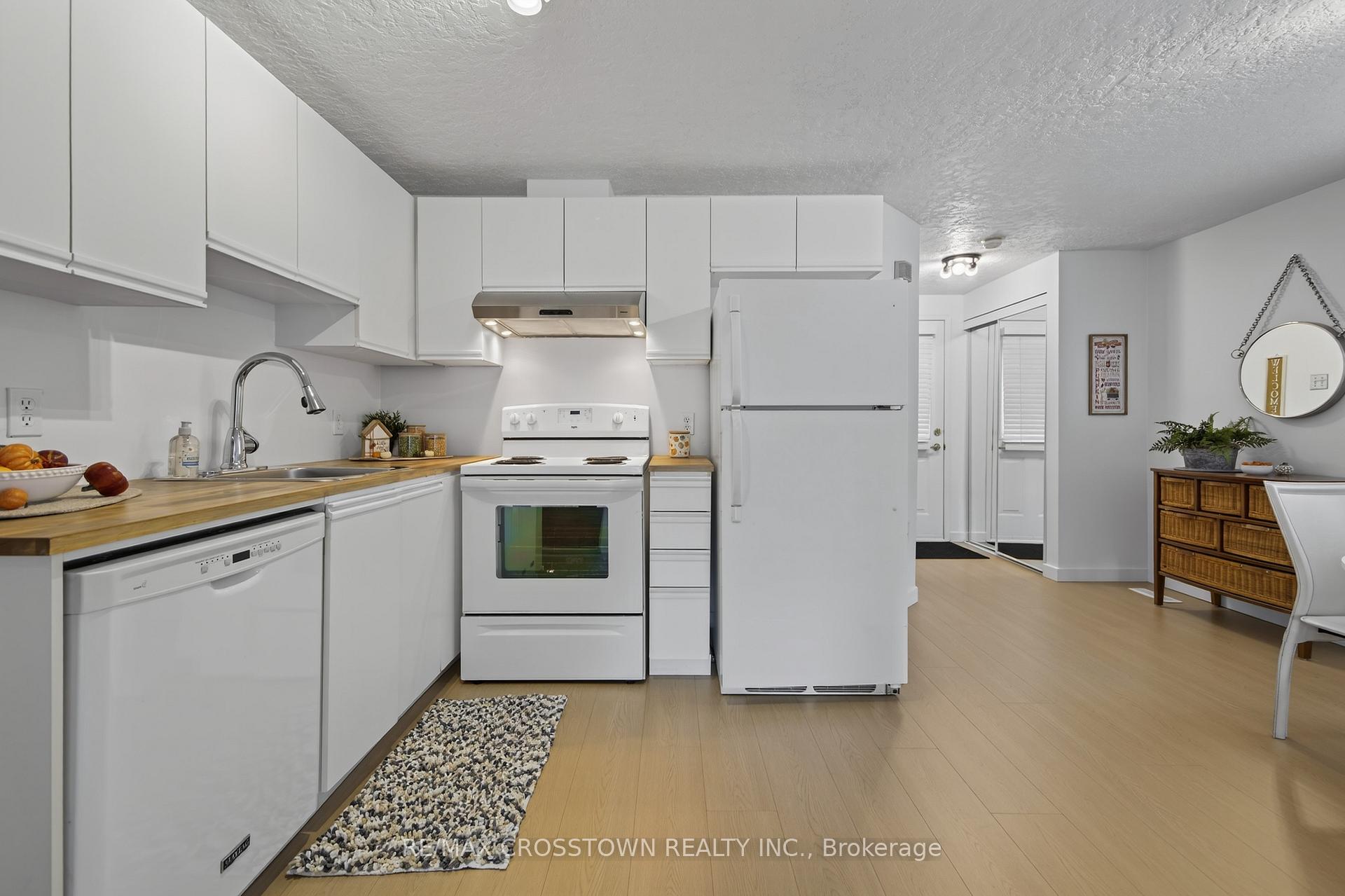 Photo 17 of 37 Seymour Crescent, Barrie, Holly — HOMEH