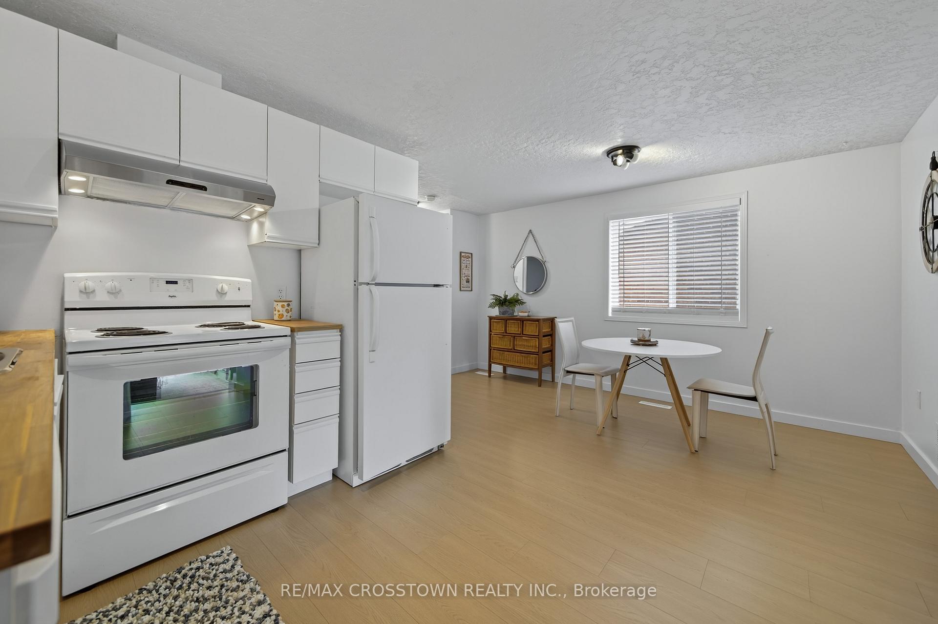 Photo 18 of 37 Seymour Crescent, Barrie, Holly — HOMEH