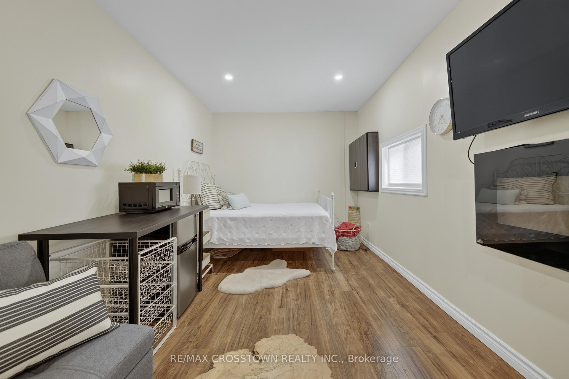 Photo 21 of 37 Seymour Crescent, Barrie, Holly — HOMEH