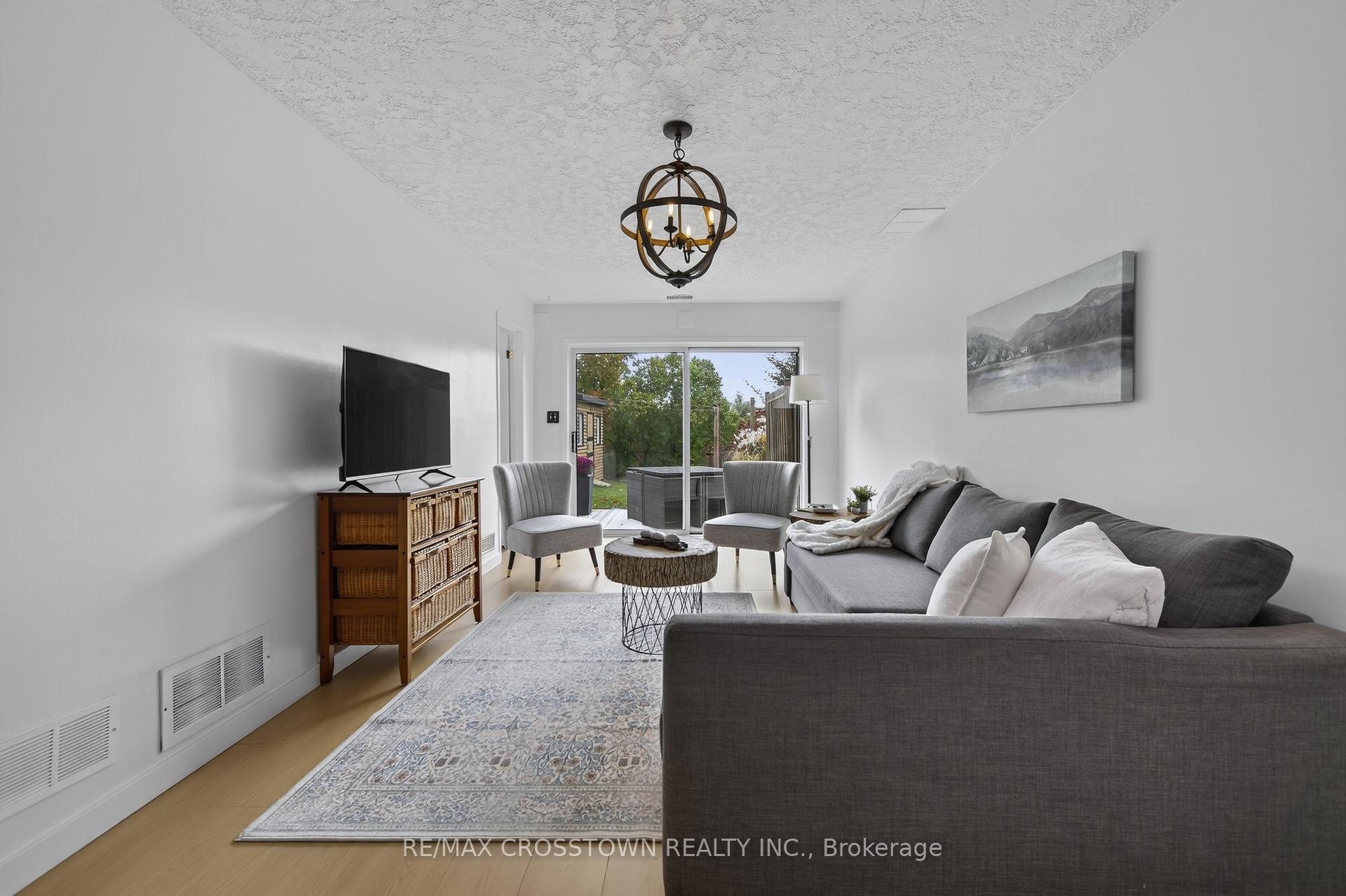 Photo 23 of 37 Seymour Crescent, Barrie, Holly — HOMEH