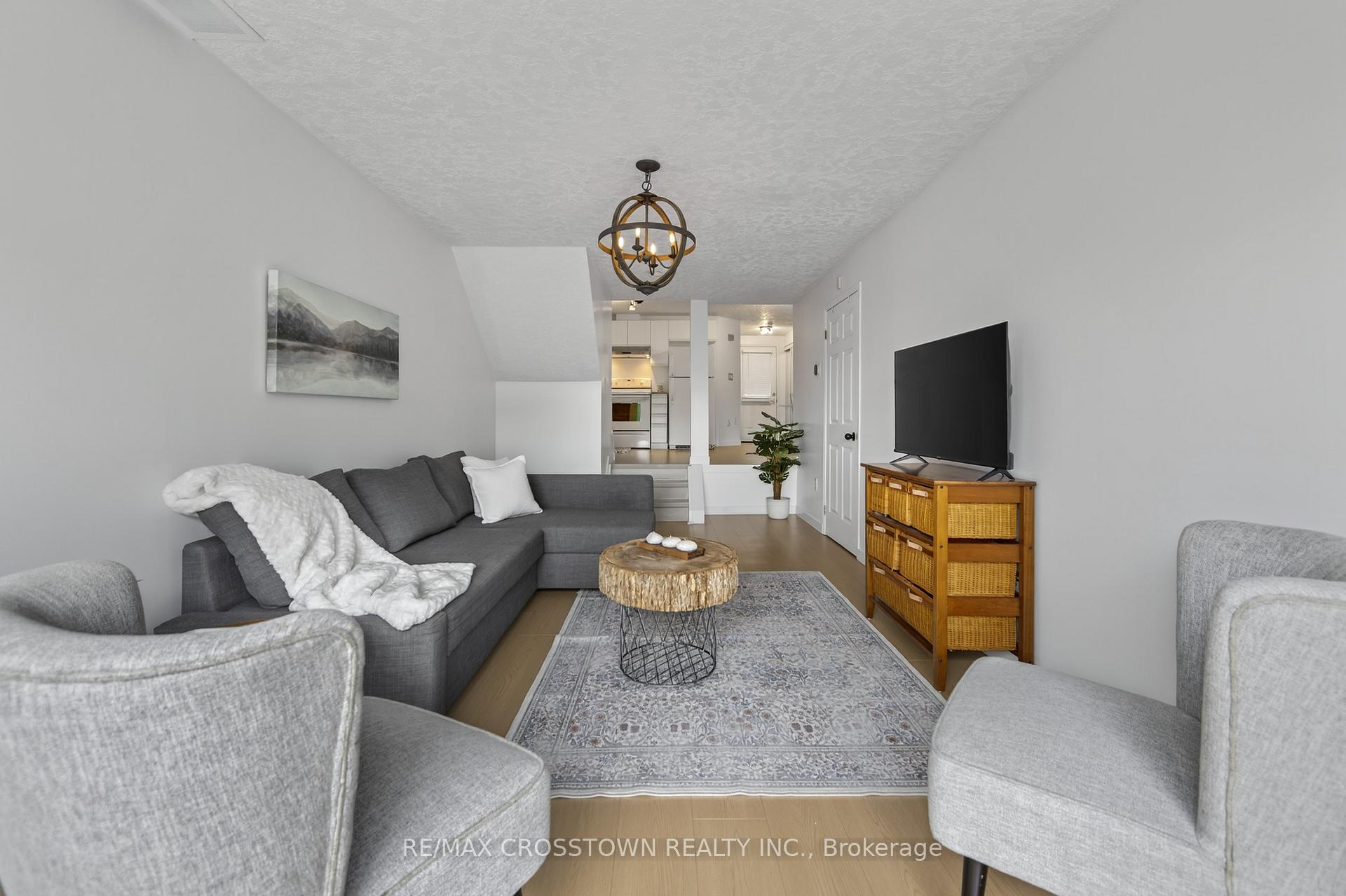 Photo 25 of 37 Seymour Crescent, Barrie, Holly — HOMEH