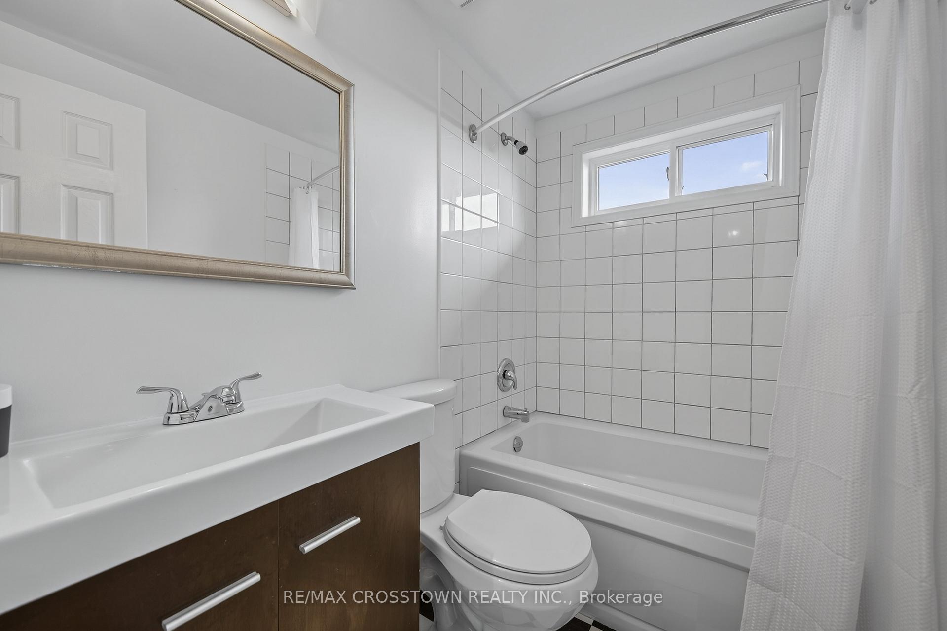 Photo 33 of 37 Seymour Crescent, Barrie, Holly — HOMEH