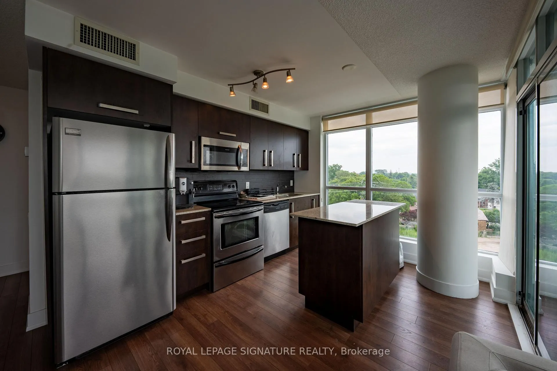 Photo 8 of Unit 603, 1048 Broadview Avenue, Toronto, Broadview North — HOMEH